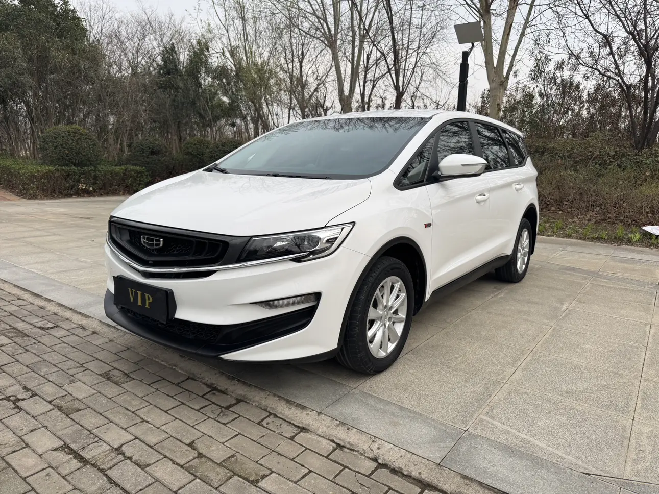 Geely Jiaji  из Китая