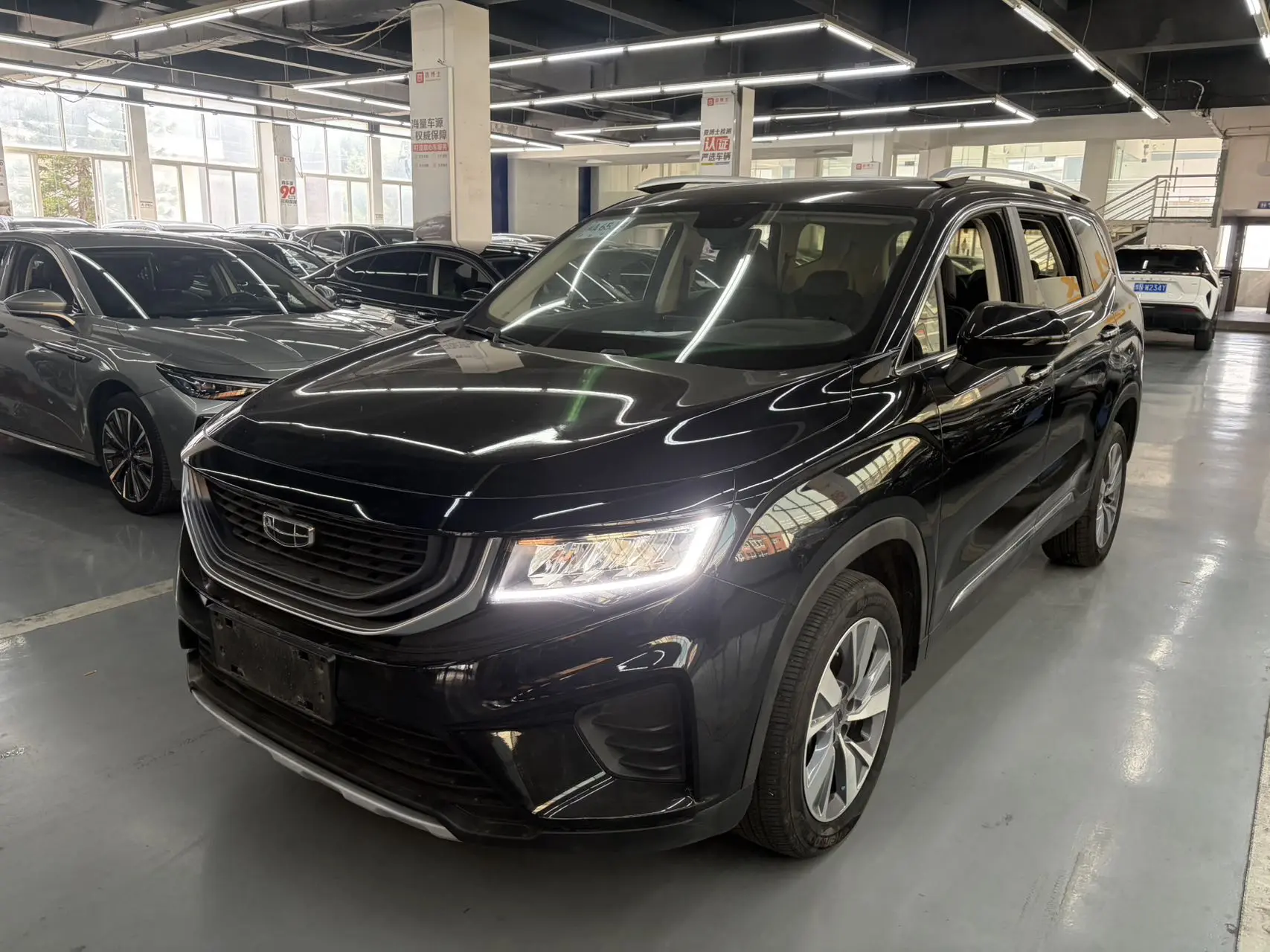 Geely Okavango  из Китая