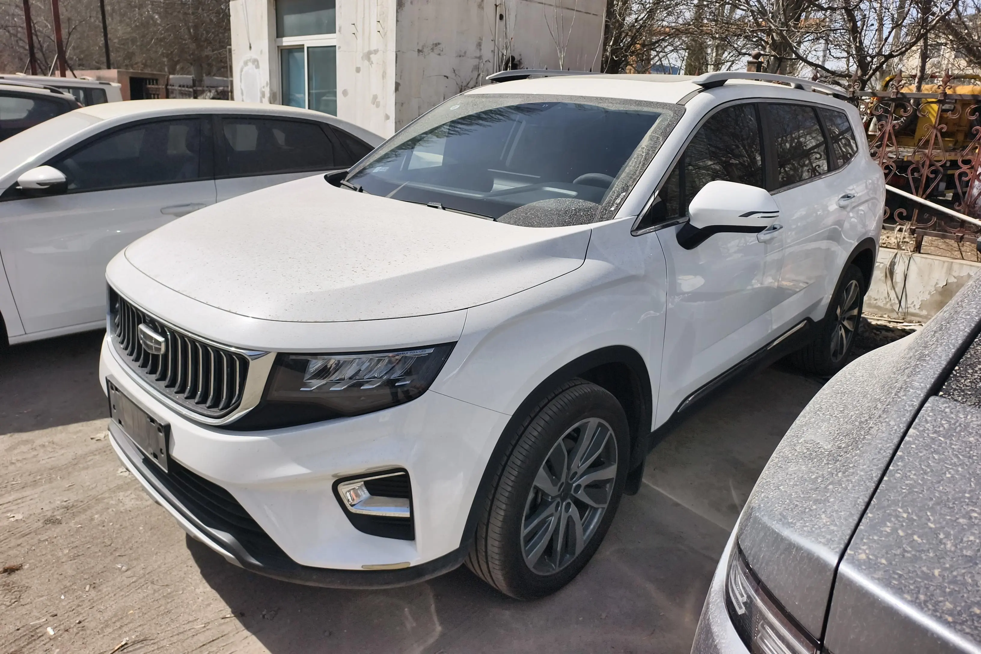 Geely Okavango  из Китая