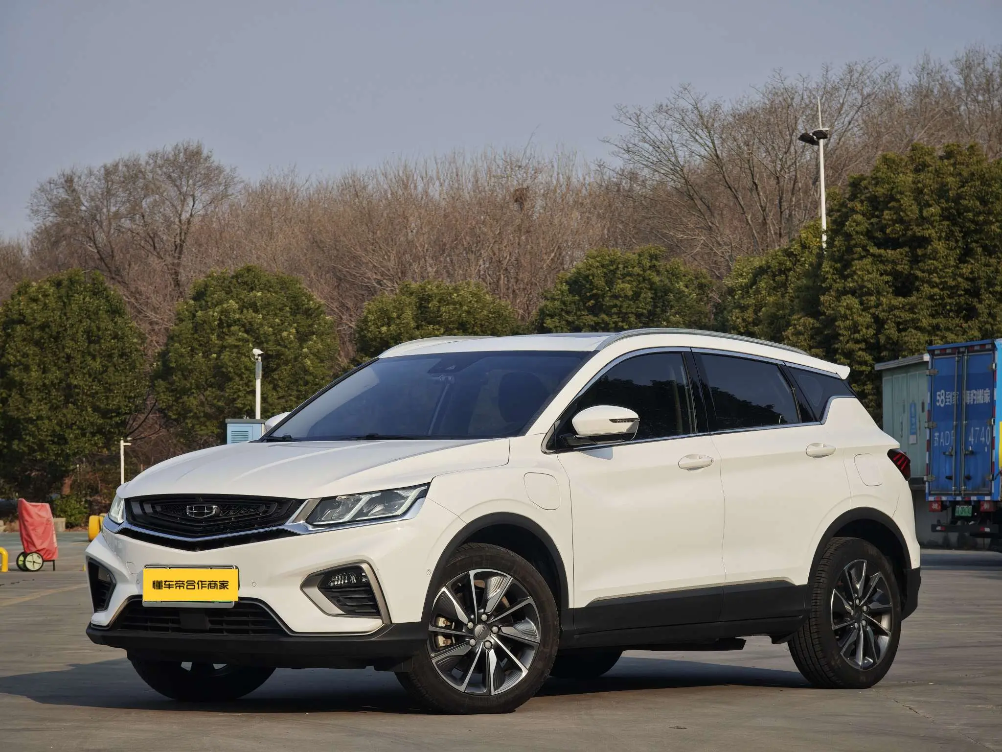 Geely Binyue PHEV  из Китая