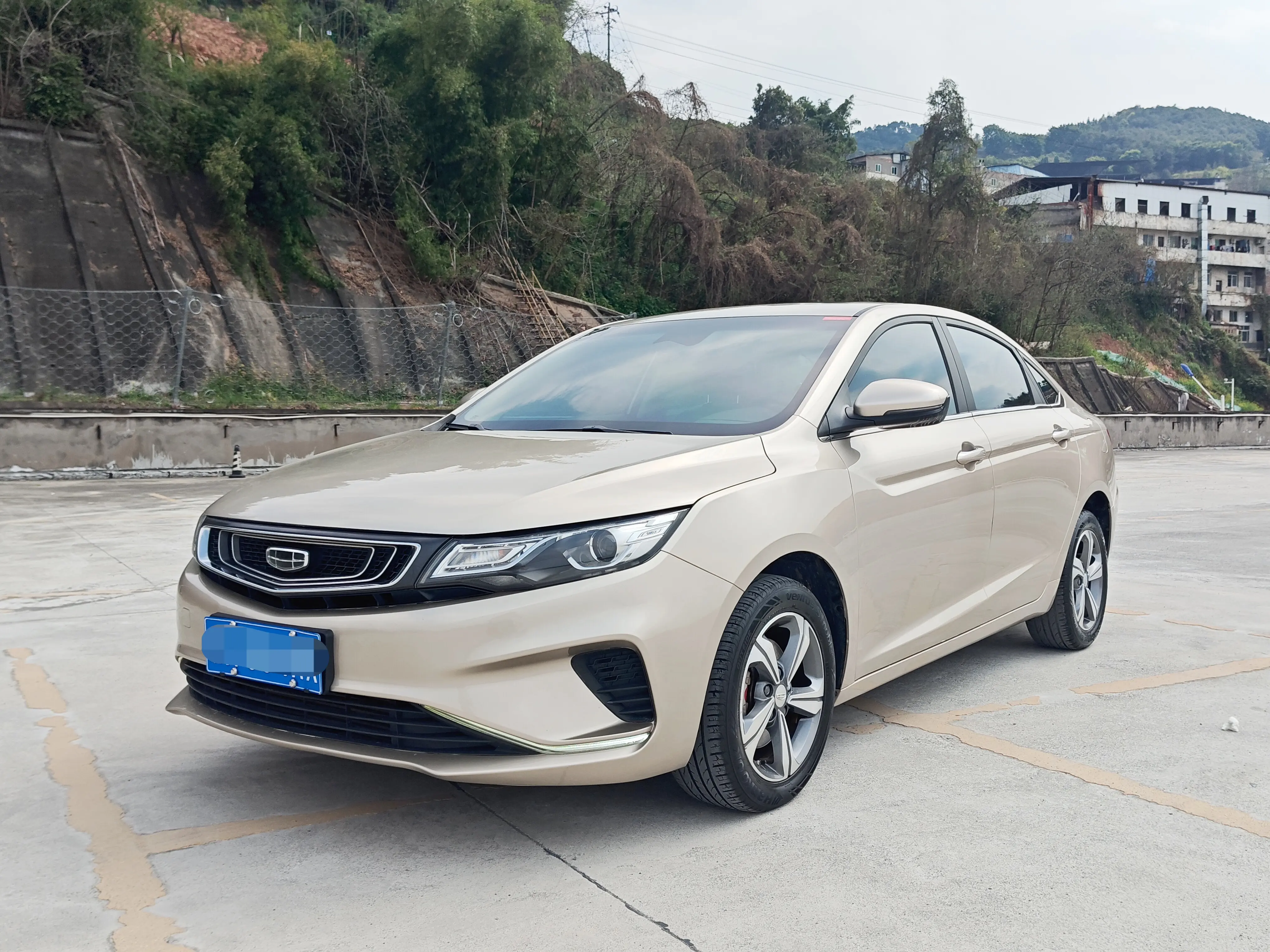 Geely Emgrand GL  из Китая