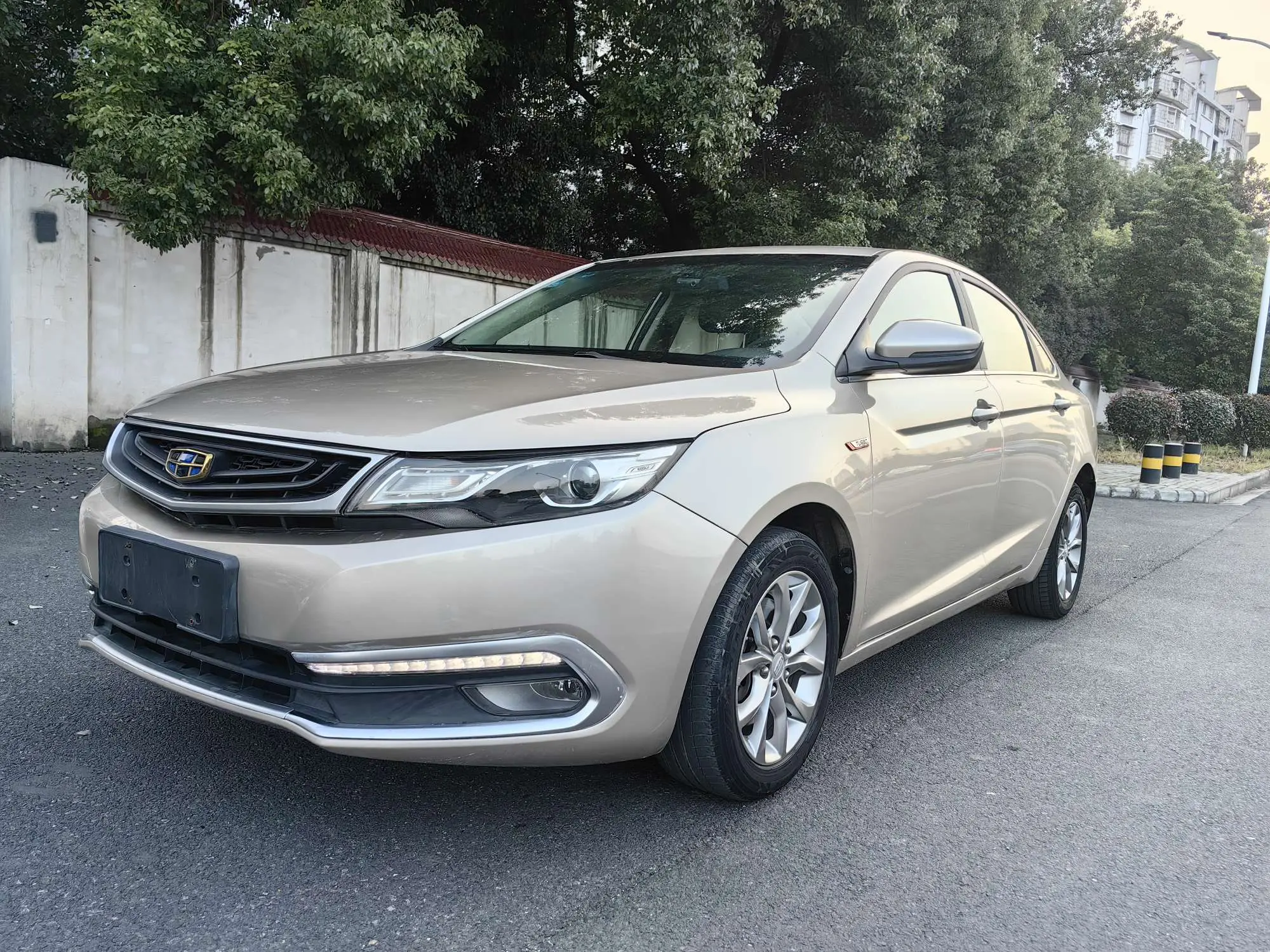 Geely Emgrand GL  из Китая