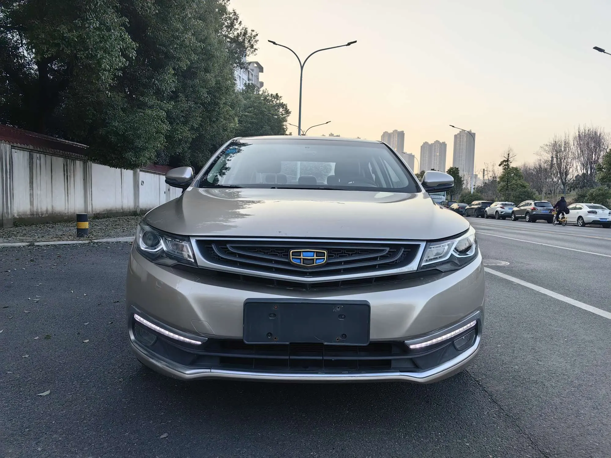 Geely Emgrand GL  из Китая