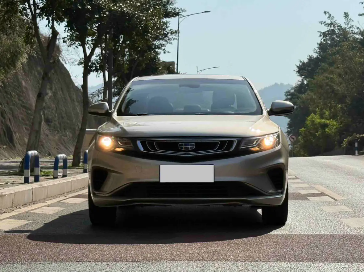 Geely Emgrand GL  из Китая