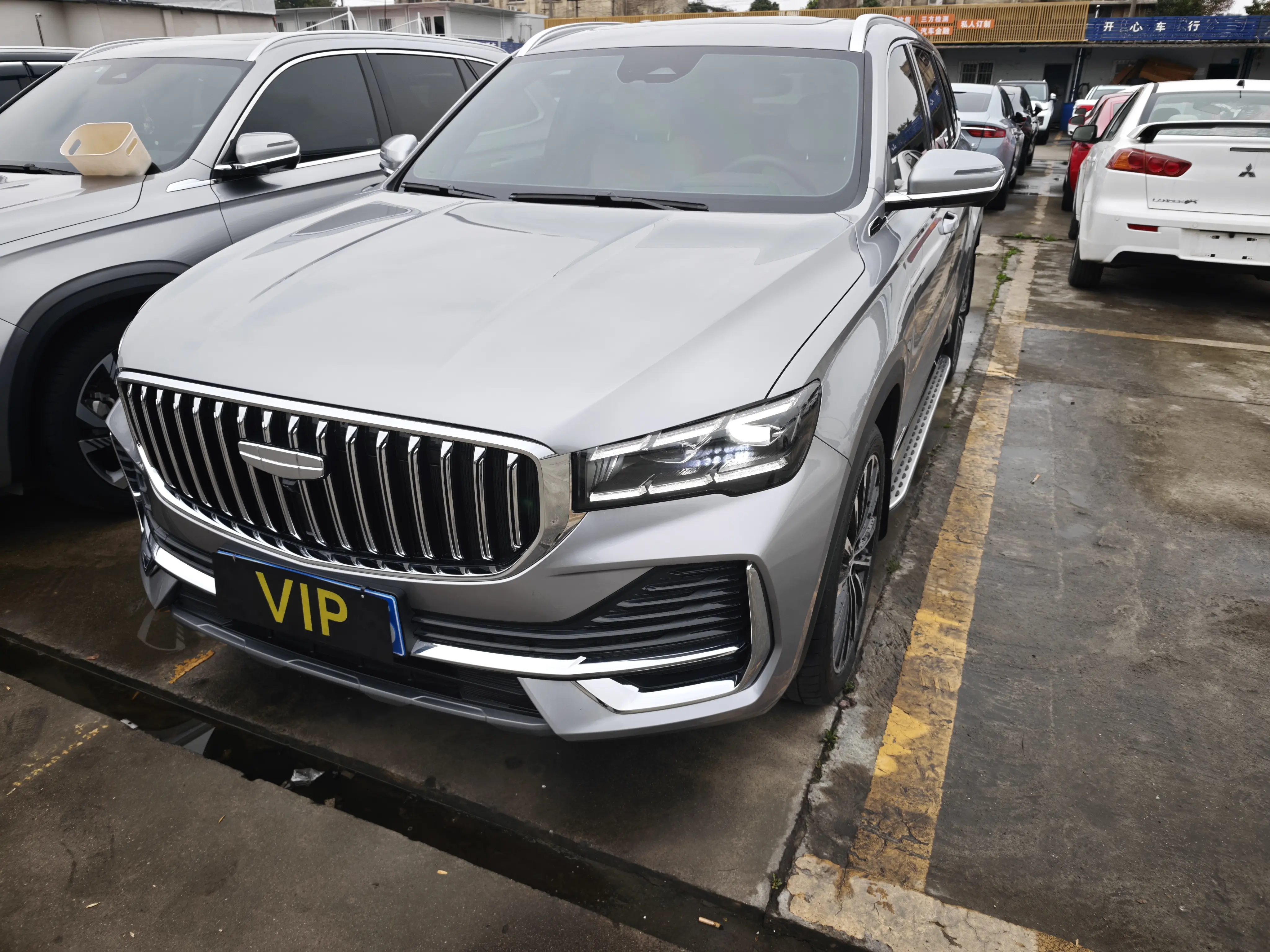 Geely Monjaro (Xingyue L)  из Китая