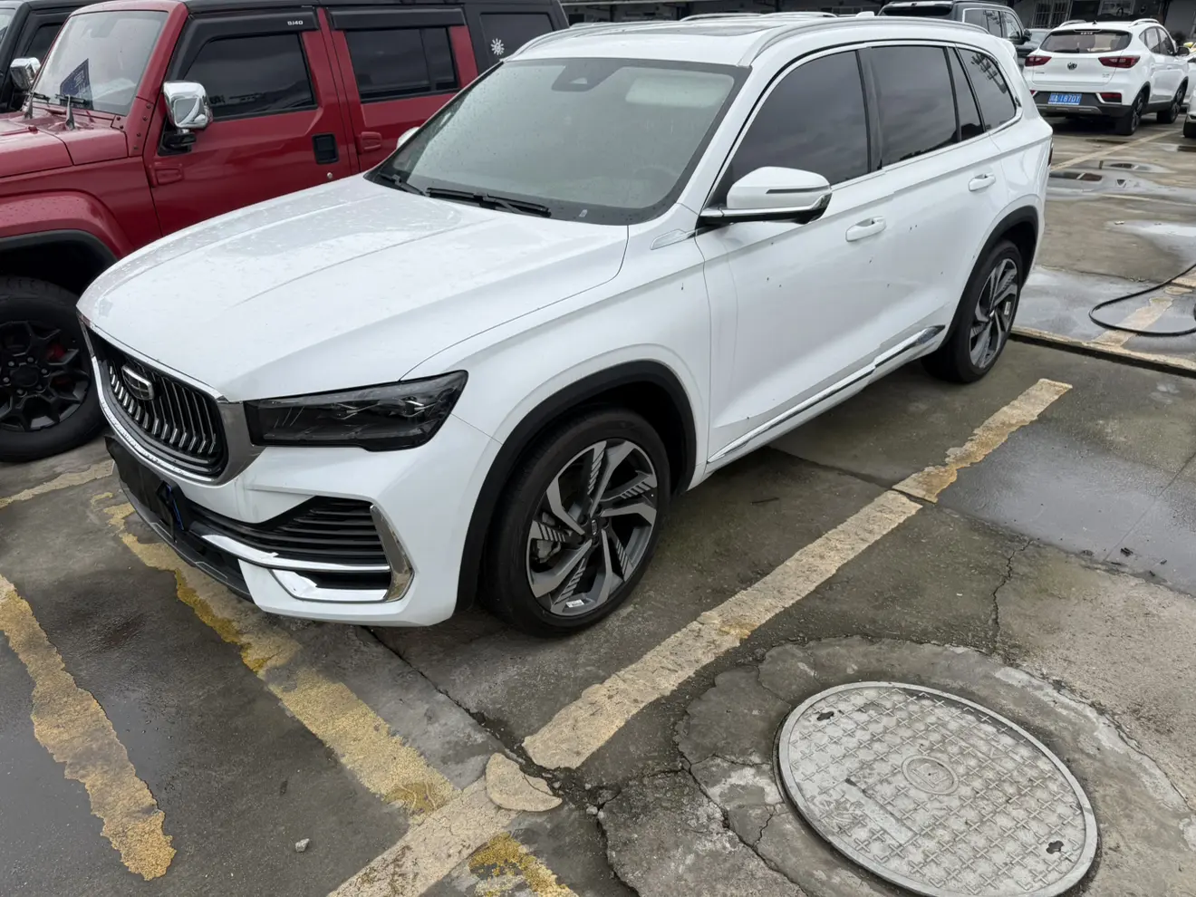 Geely Monjaro (Xingyue L)  из Китая