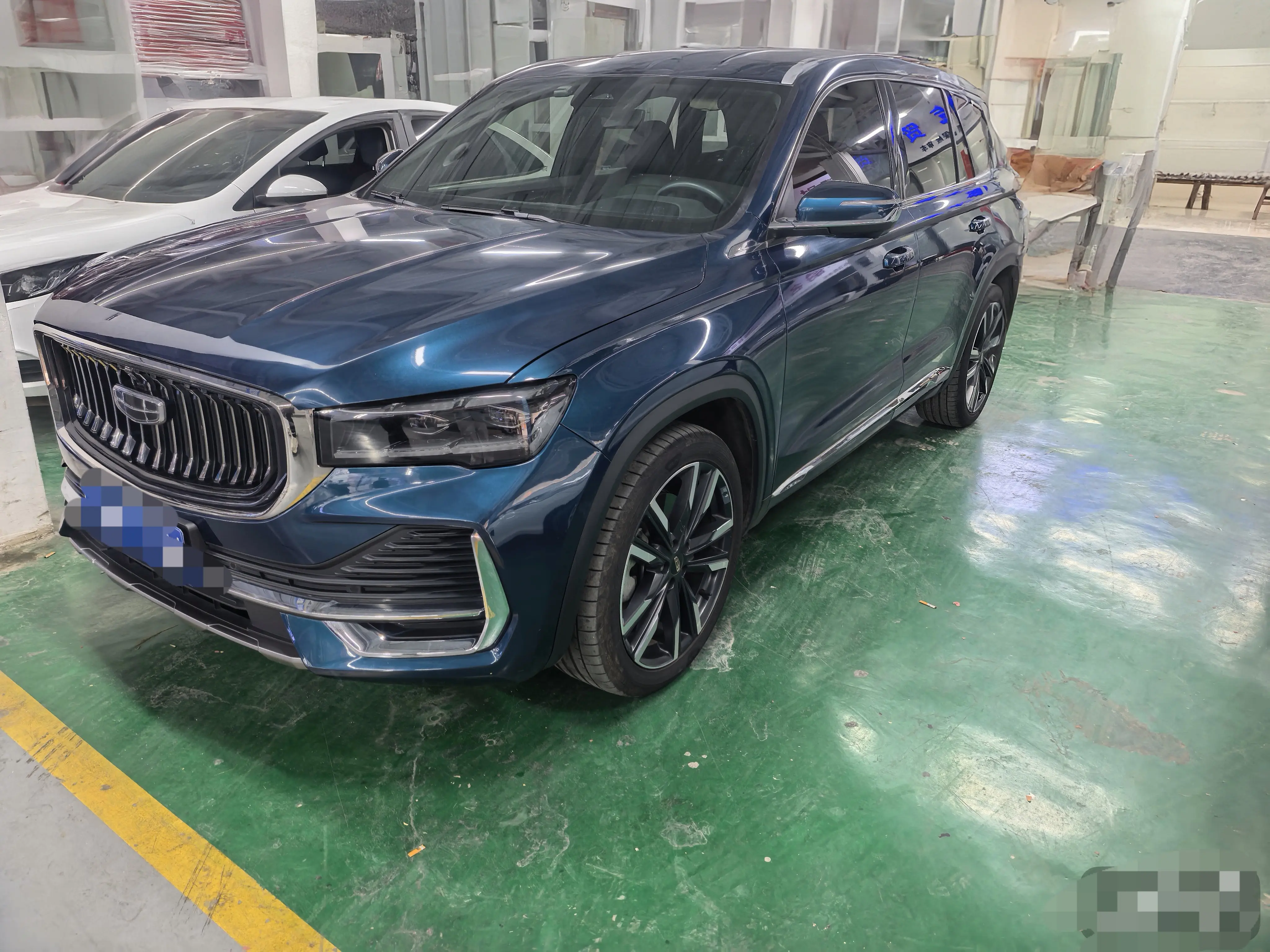 Geely Monjaro (Xingyue L)  из Китая