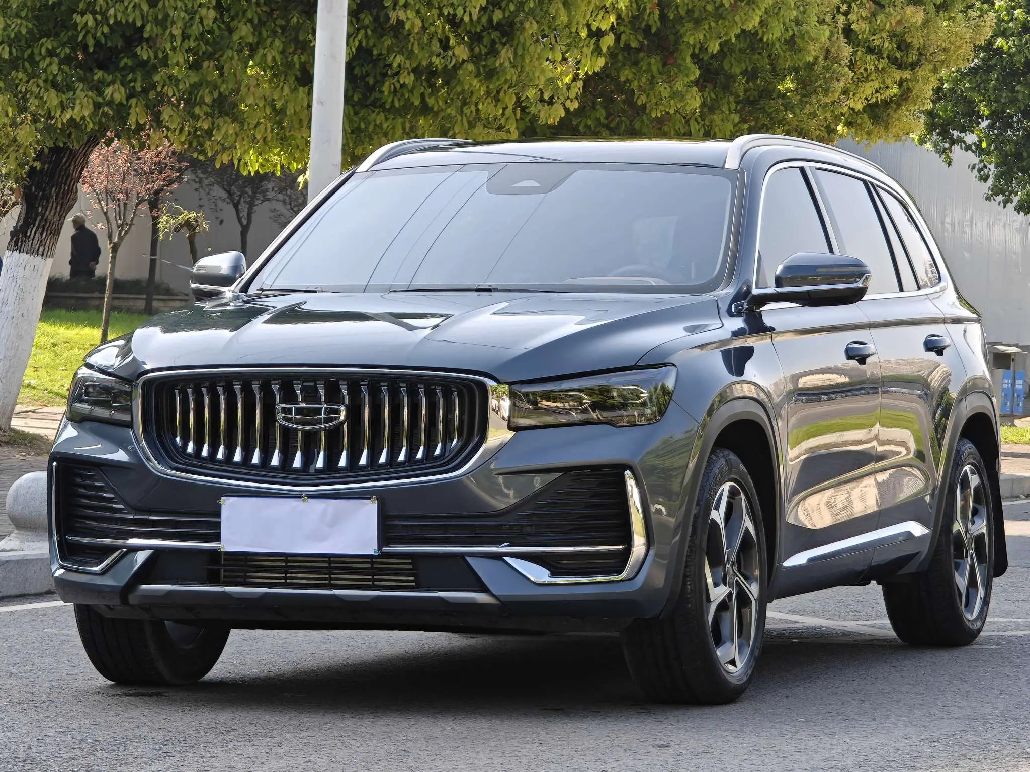 Geely Monjaro (Xingyue L)  из Китая