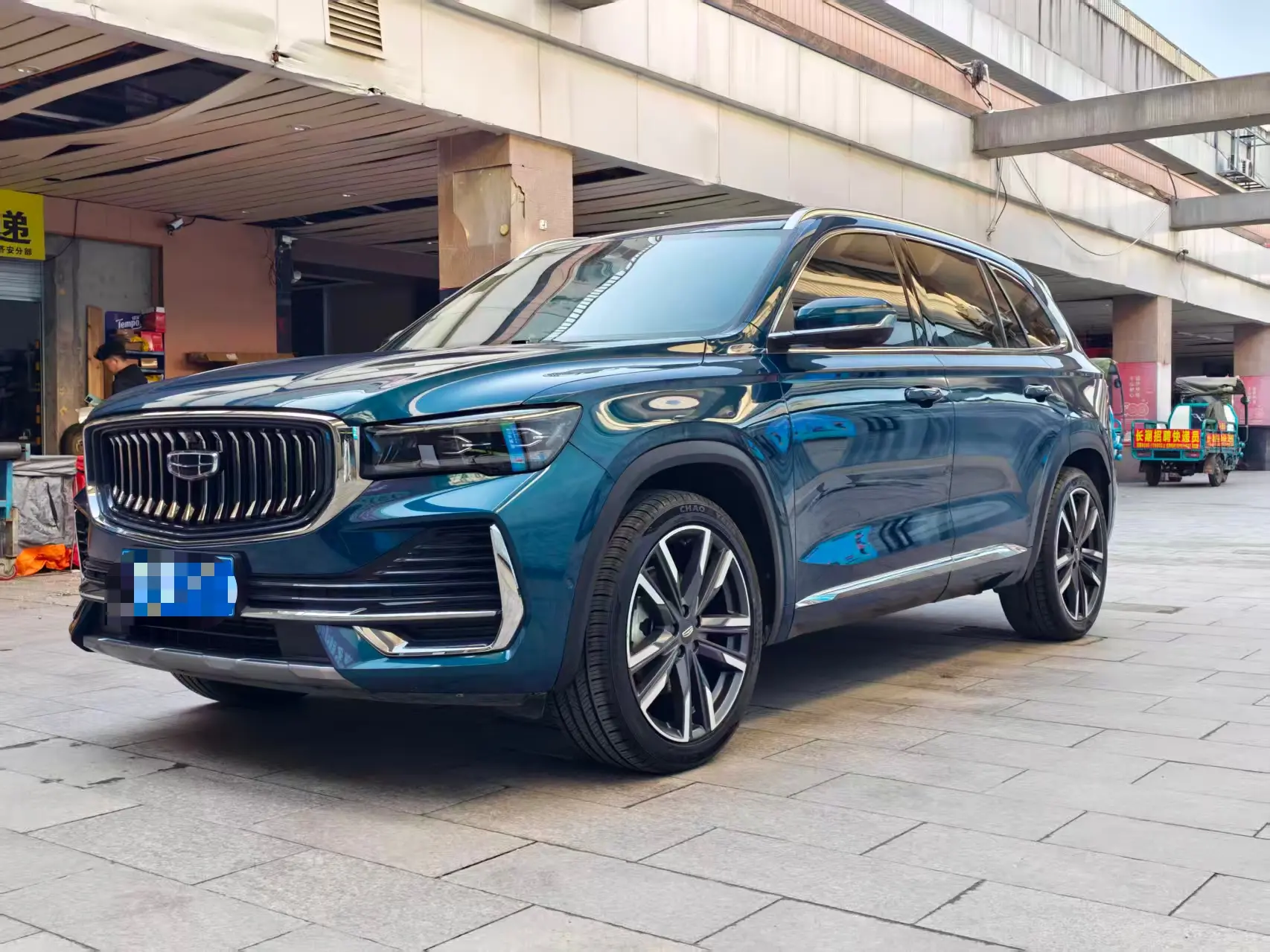 Geely Monjaro (Xingyue L)  из Китая