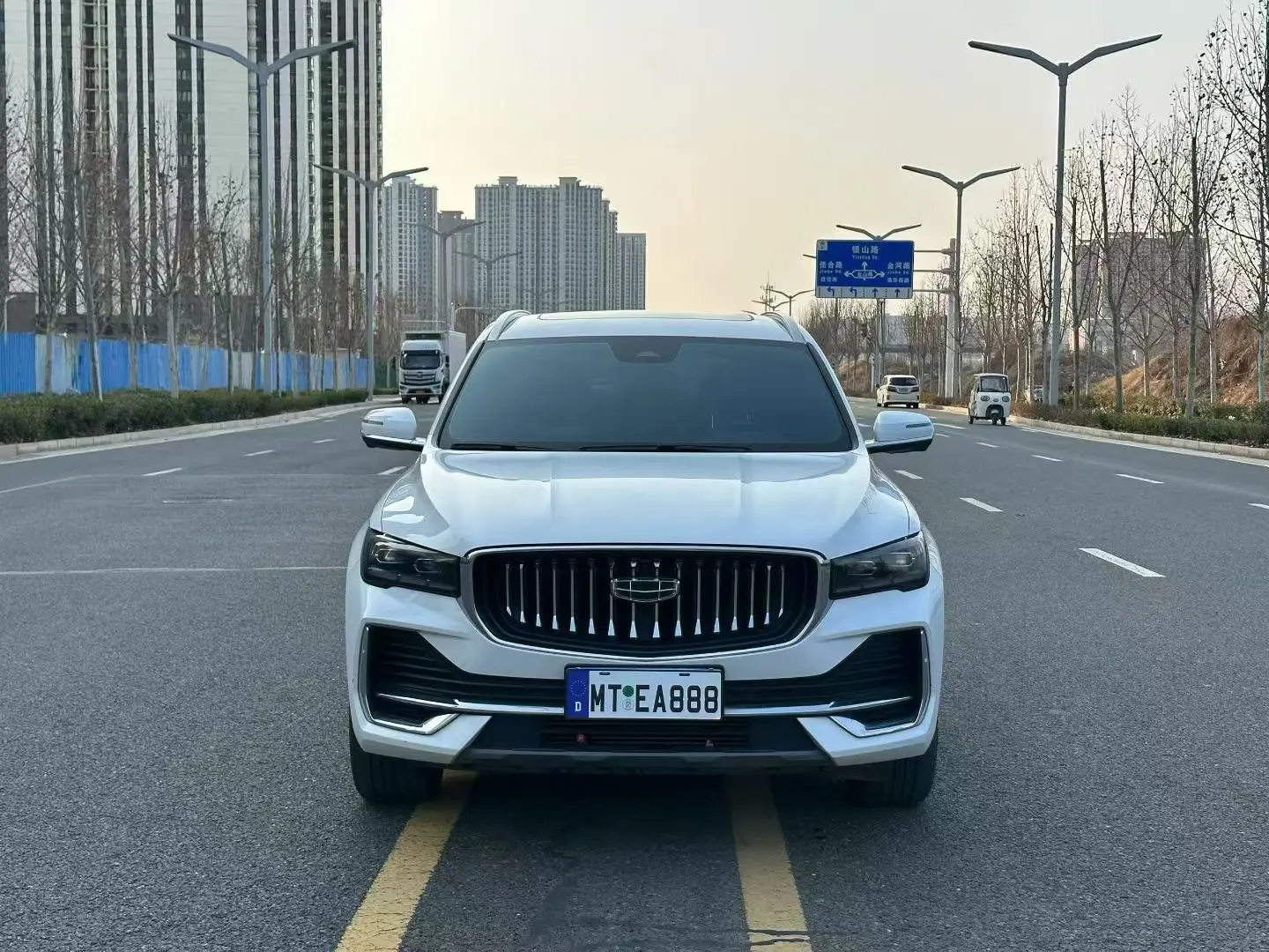 Geely Monjaro (Xingyue L)  из Китая
