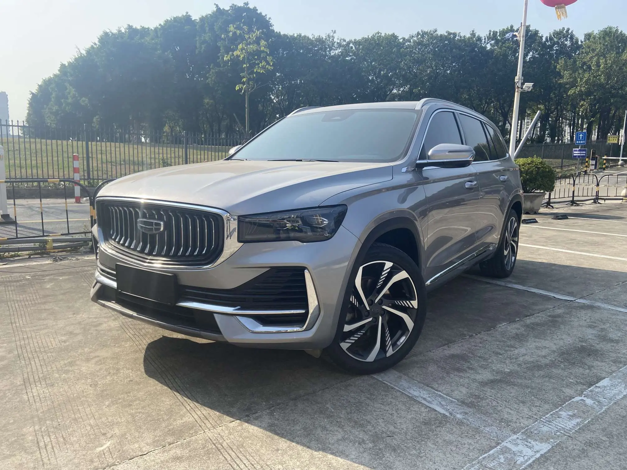 Geely Monjaro (Xingyue L)  из Китая