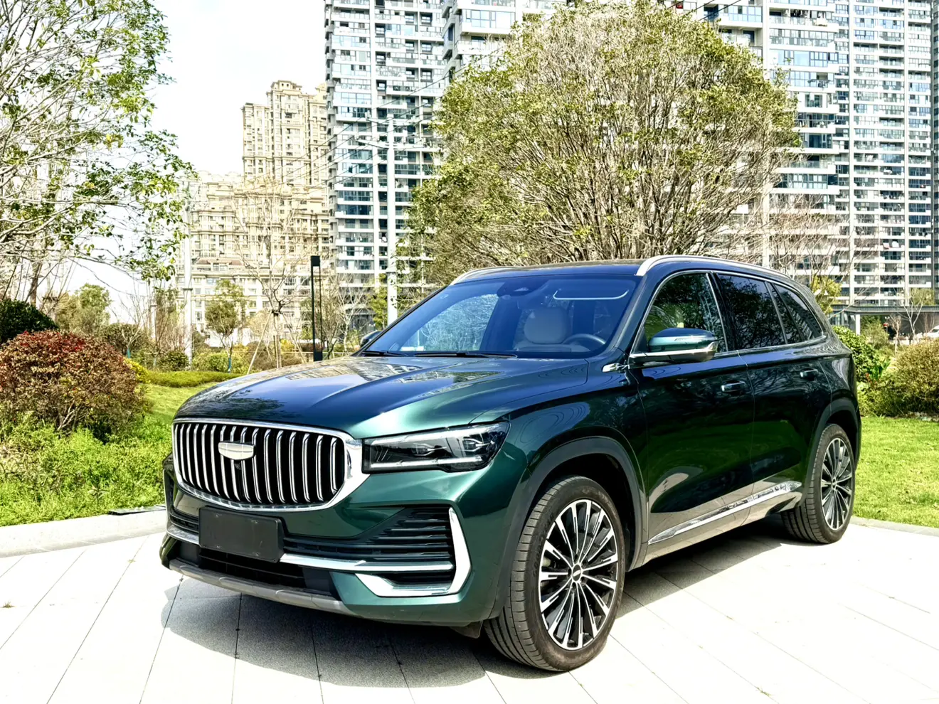 Geely Monjaro (Xingyue L)  из Китая