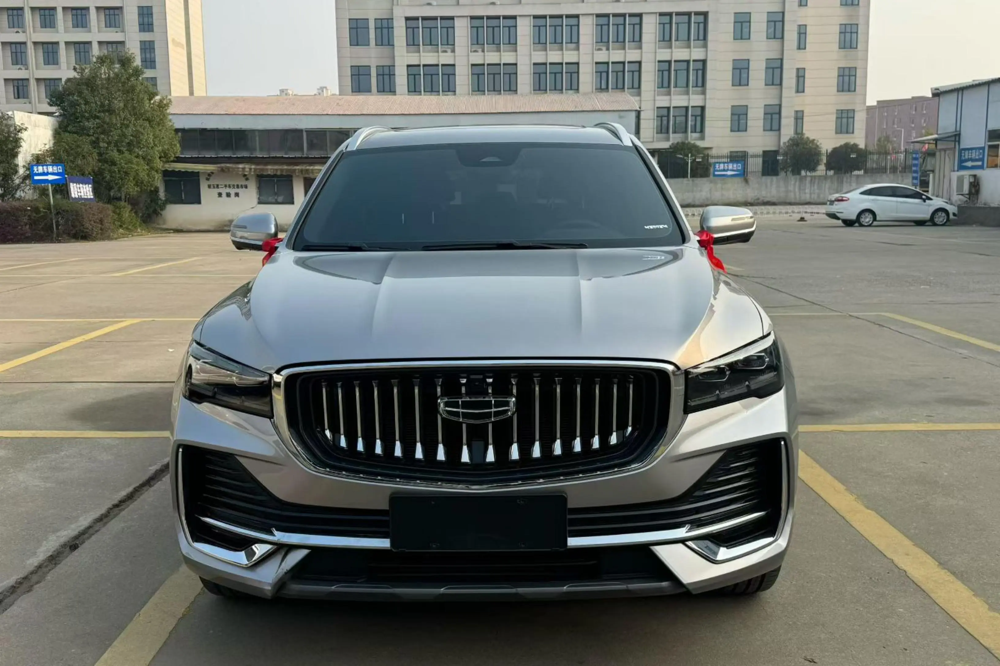 Geely Monjaro (Xingyue L)  из Китая