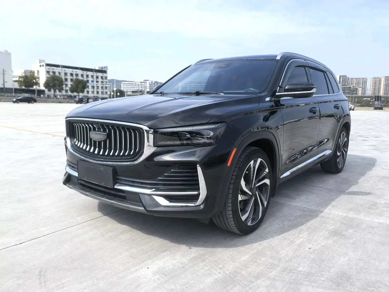 Geely Monjaro (Xingyue L)  из Китая