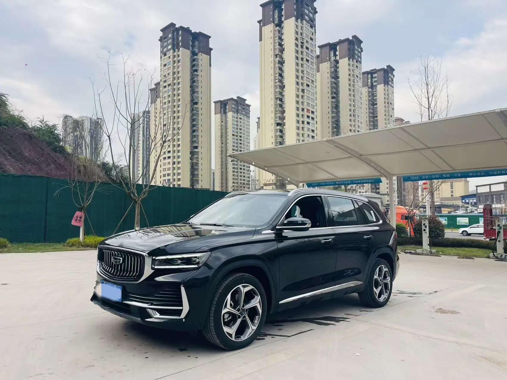 Geely Monjaro (Xingyue L)  из Китая