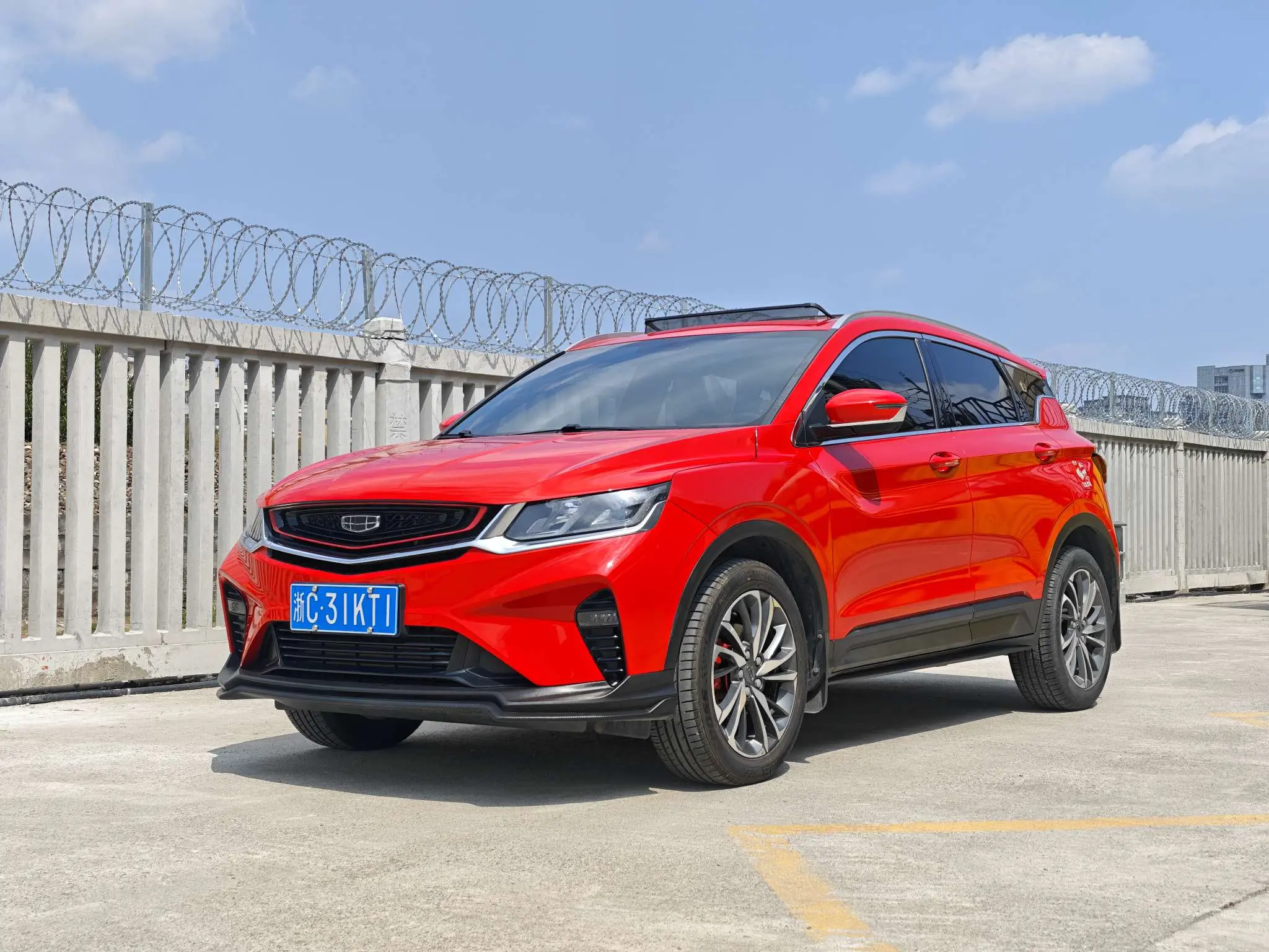 Geely Coolray SX11 (Binyue)  из Китая