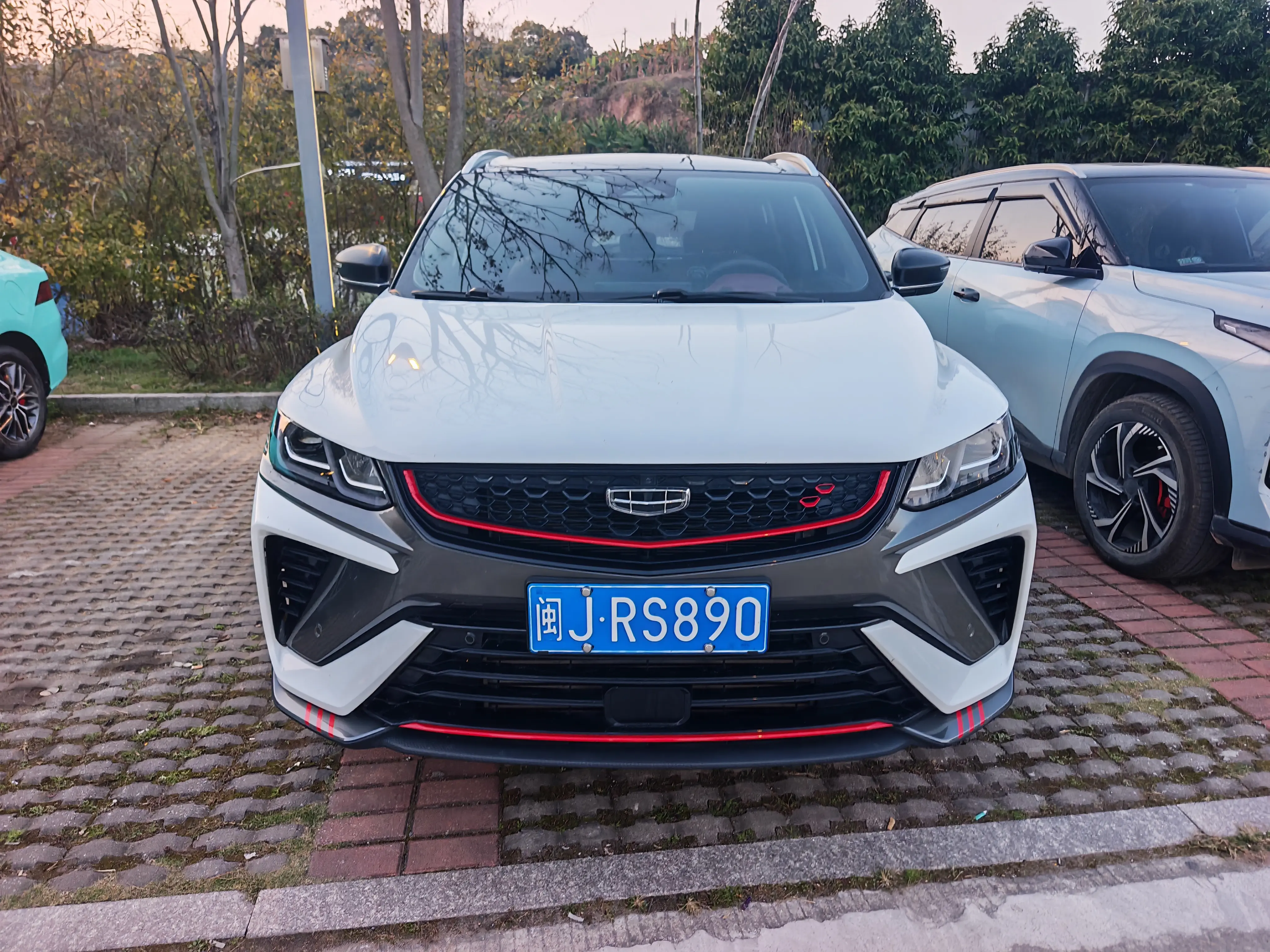 Geely Coolray SX11 (Binyue)  из Китая