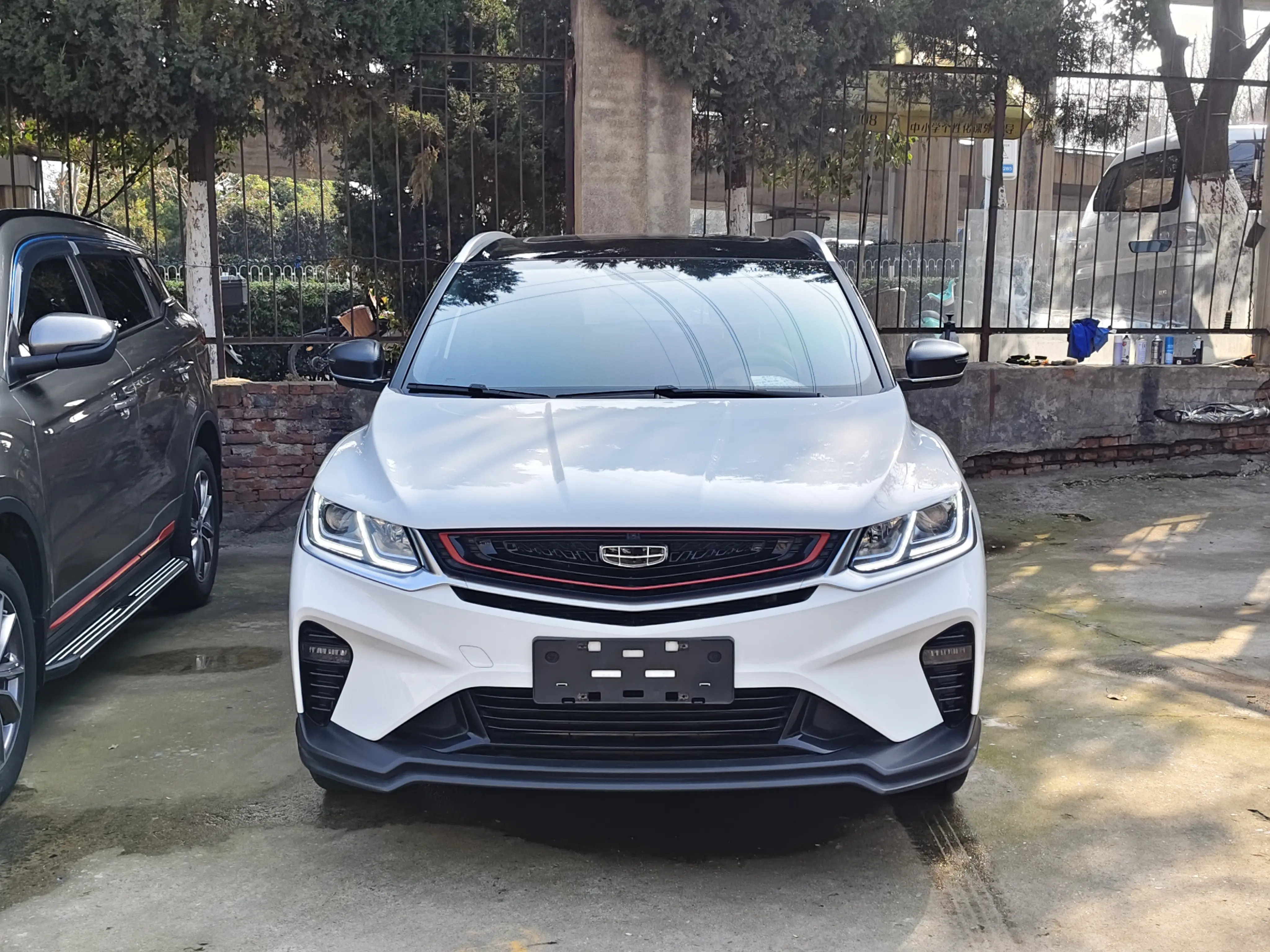 Geely Coolray SX11 (Binyue)  из Китая