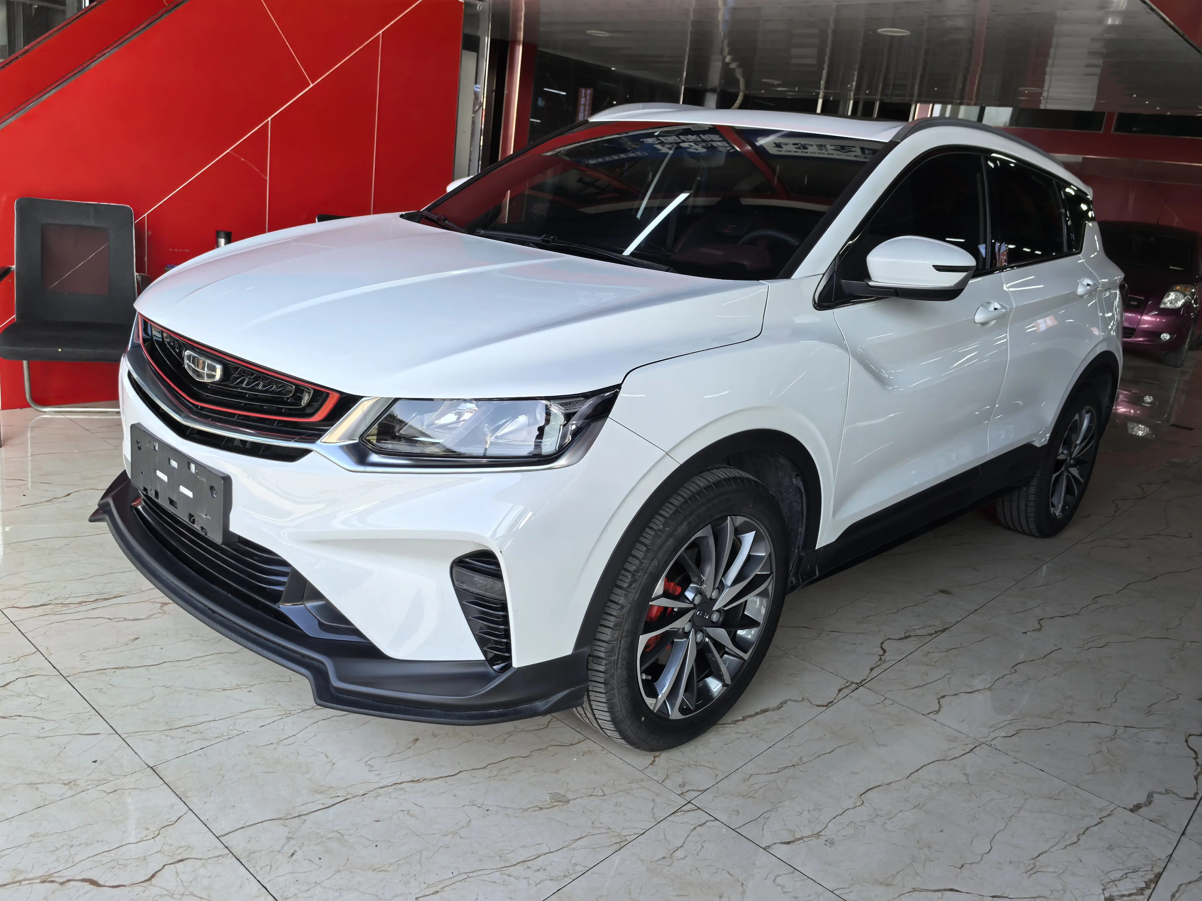 Geely Coolray SX11 (Binyue)  из Китая