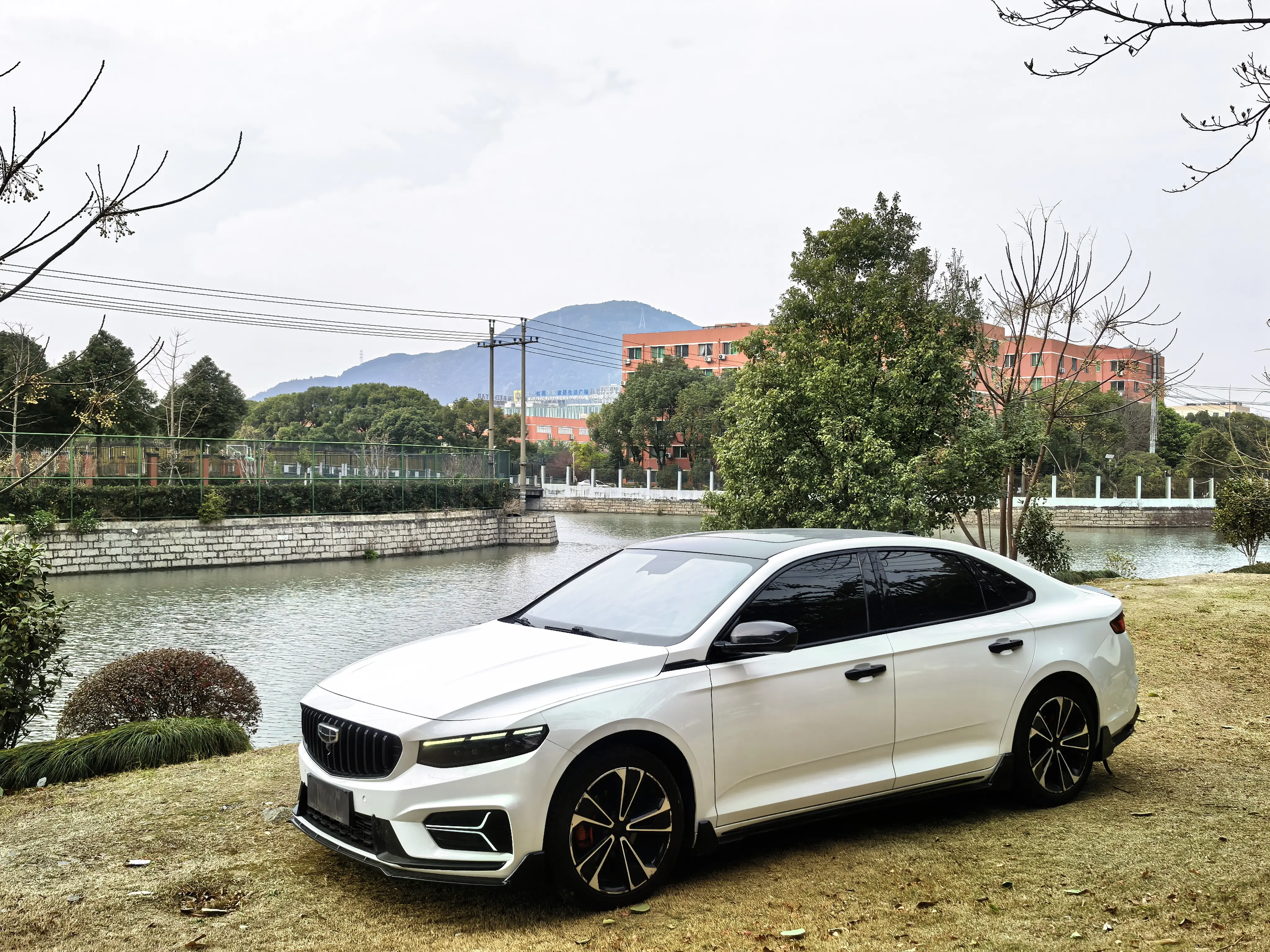 Geely Xing Rui  из Китая