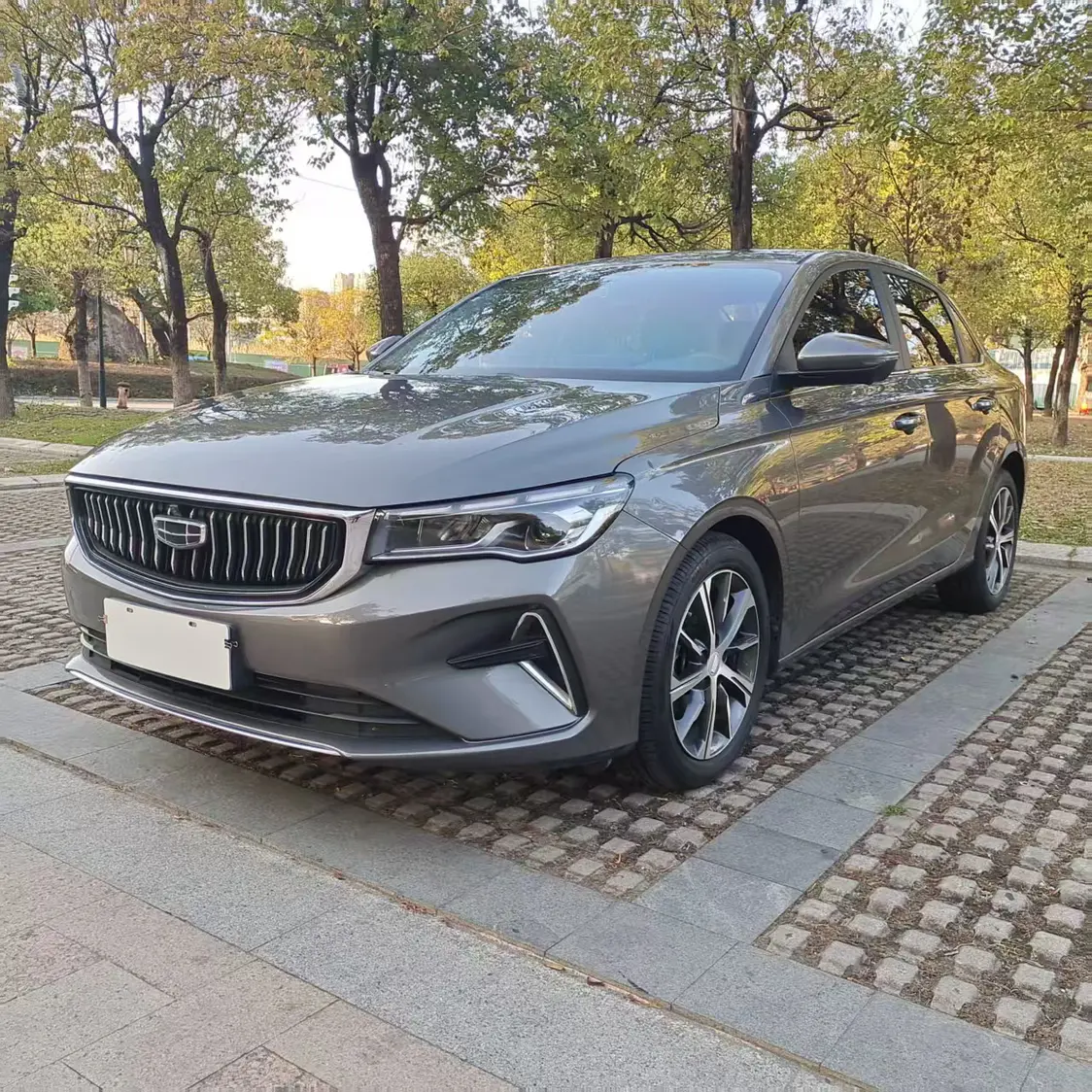 Geely Emgrand  из Китая
