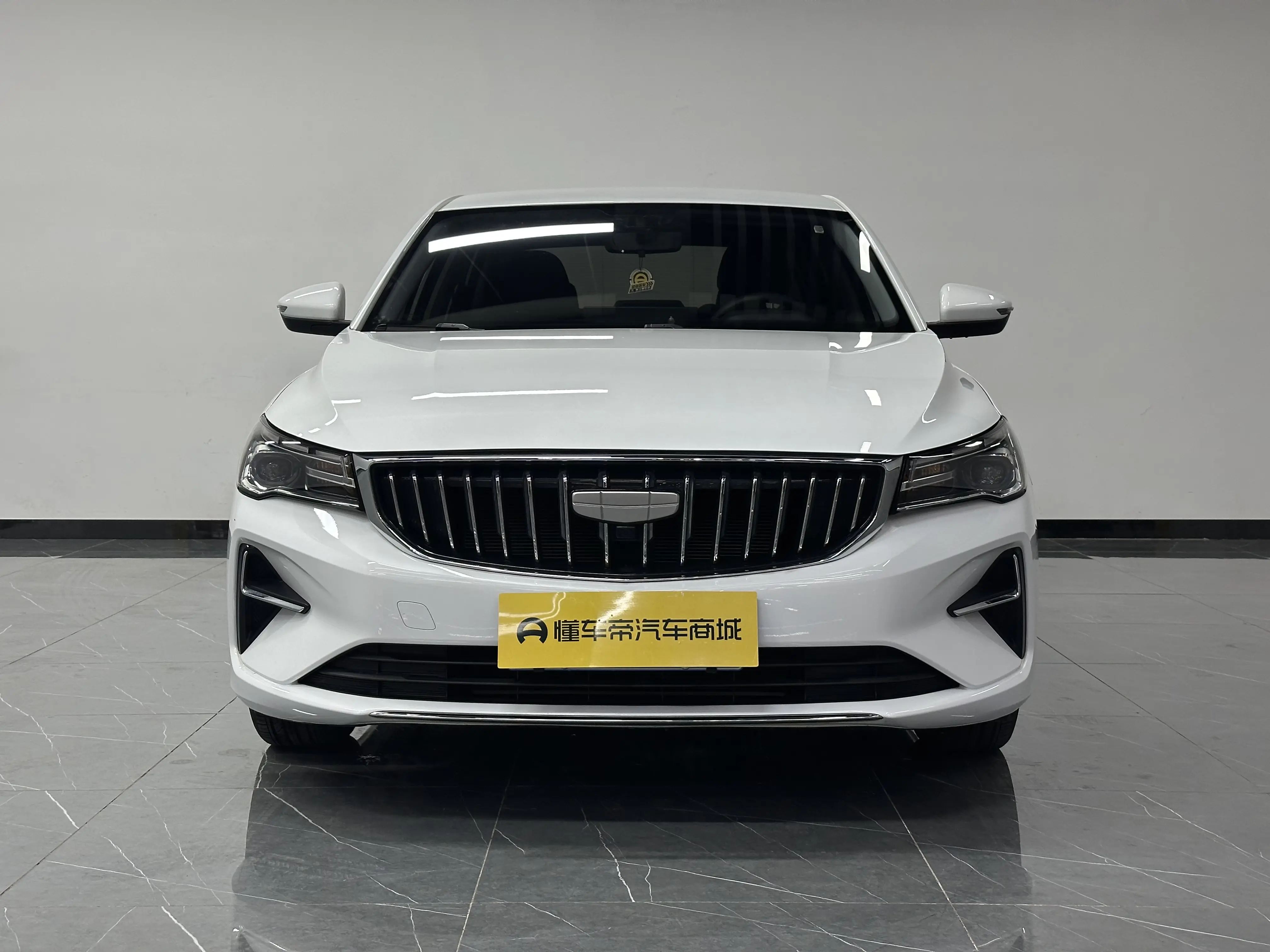 Geely Emgrand  из Китая