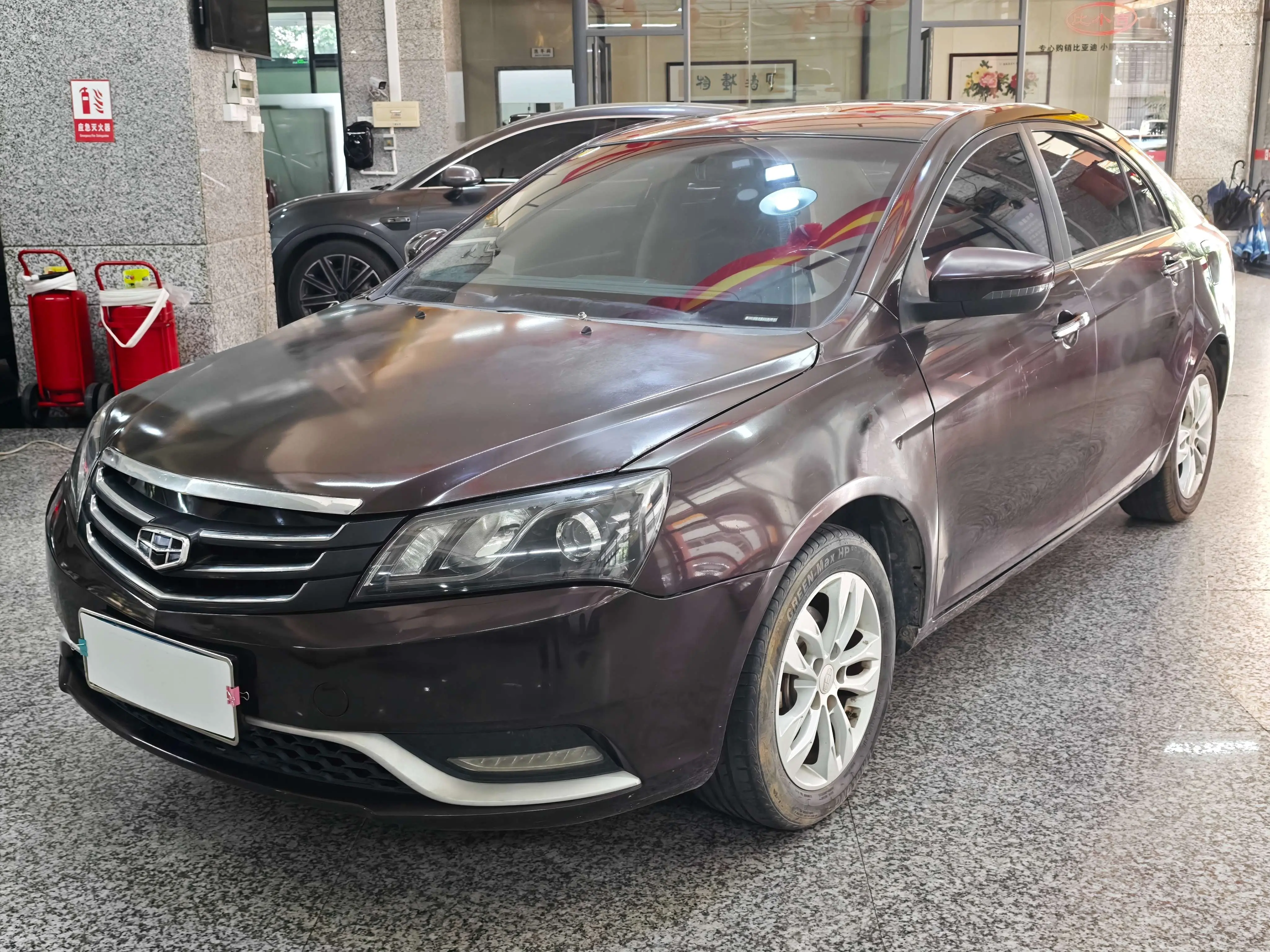 Geely Emgrand  из Китая