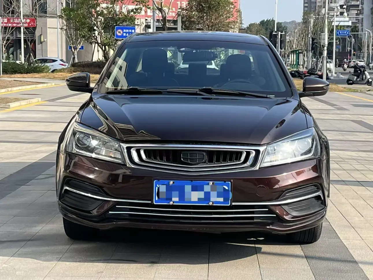 Geely Emgrand  из Китая
