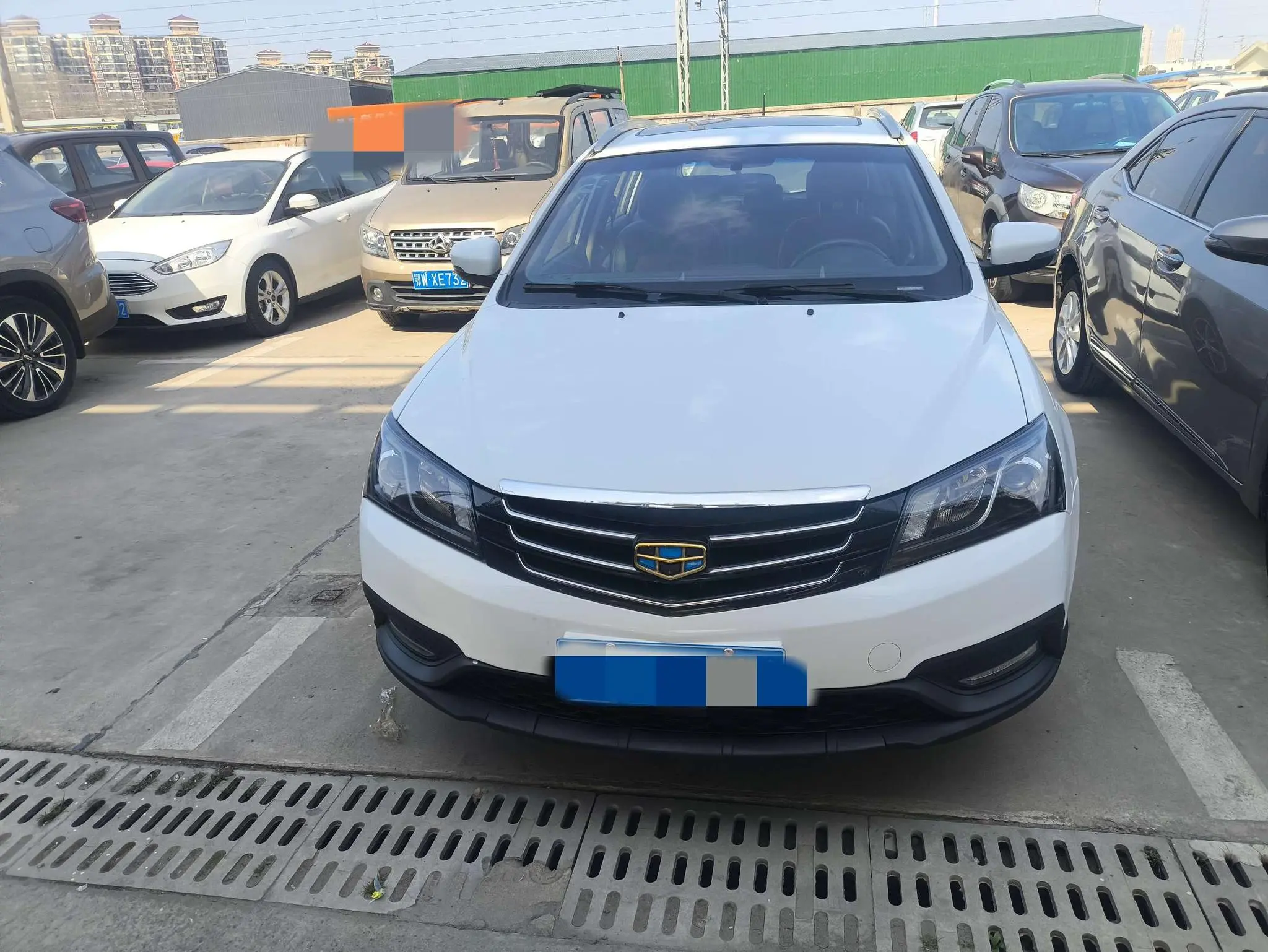 Geely Emgrand  из Китая