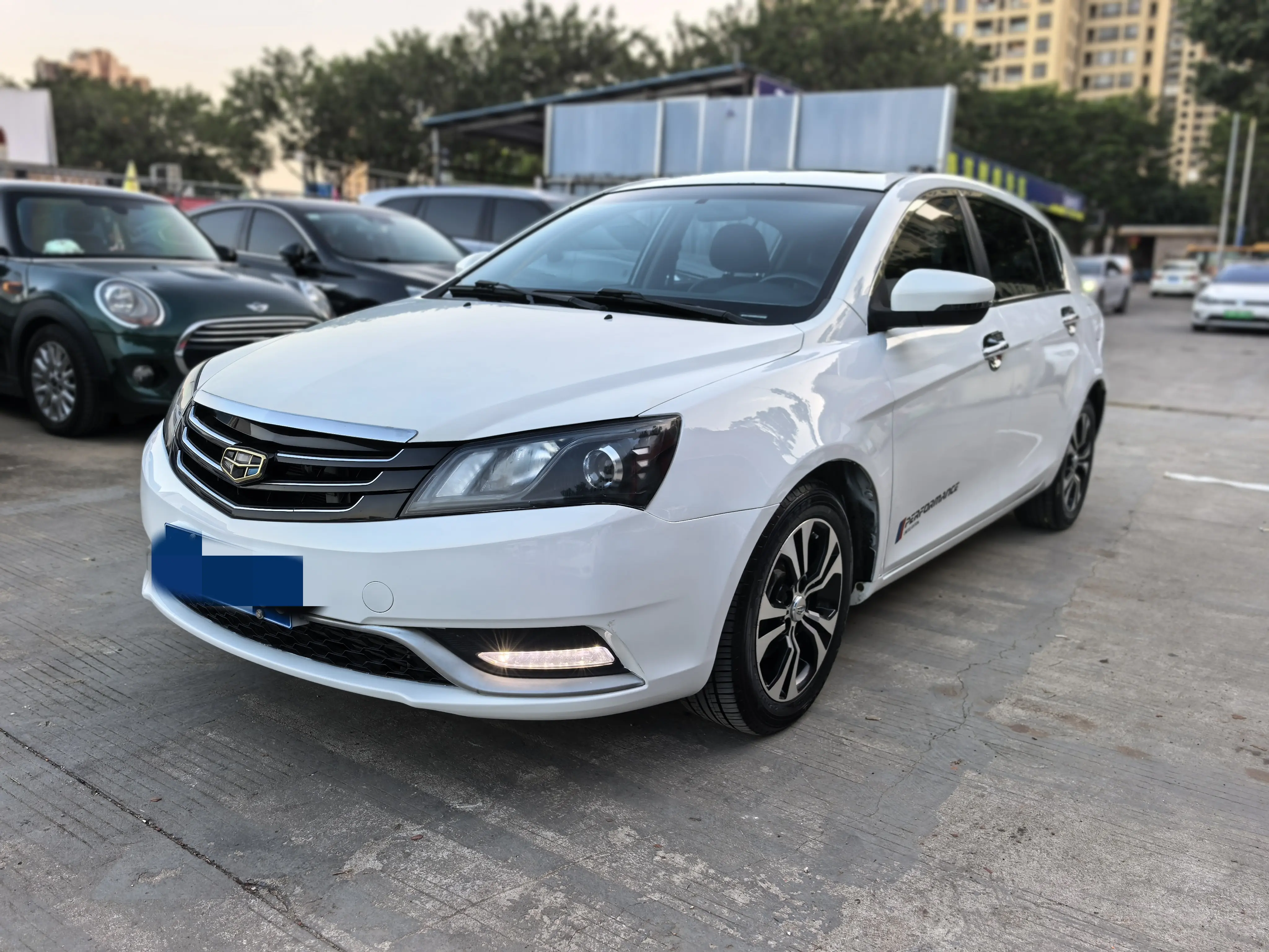 Geely Emgrand  из Китая