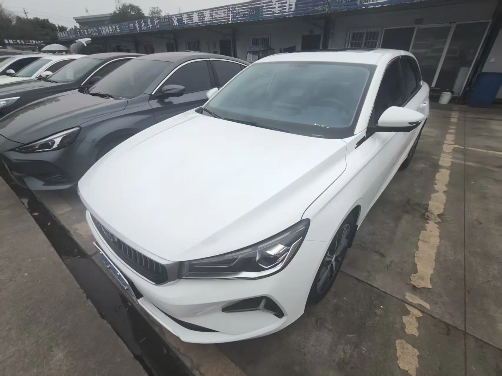 Geely Emgrand  из Китая