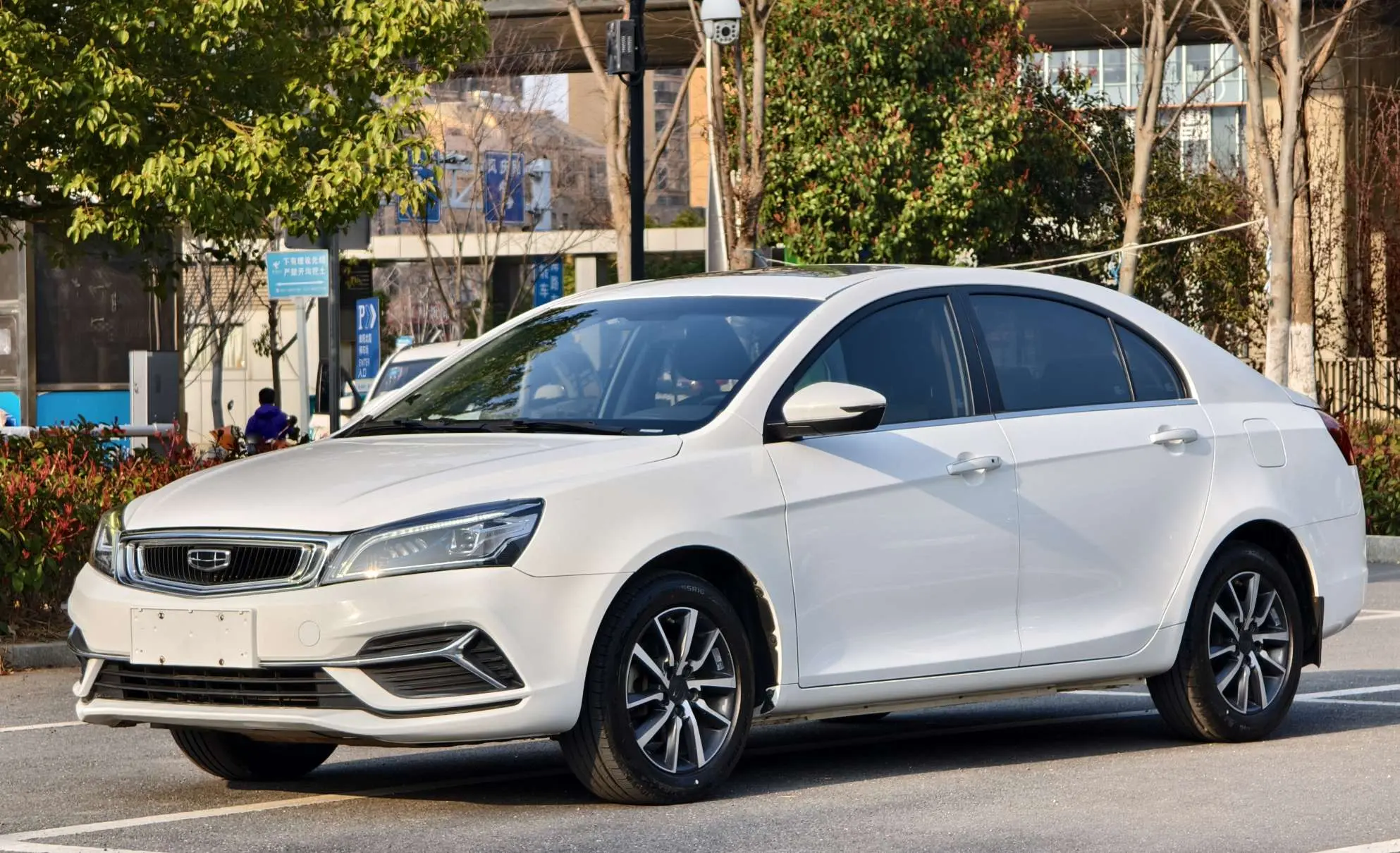 Geely Emgrand  из Китая