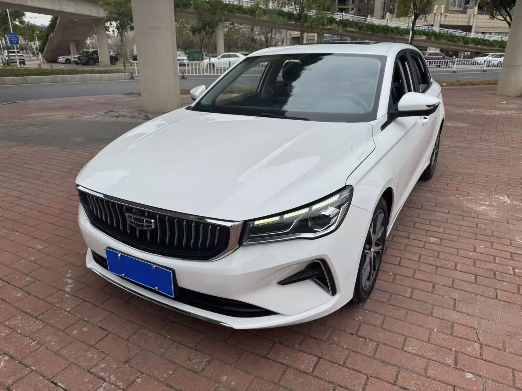 Geely Emgrand  из Китая