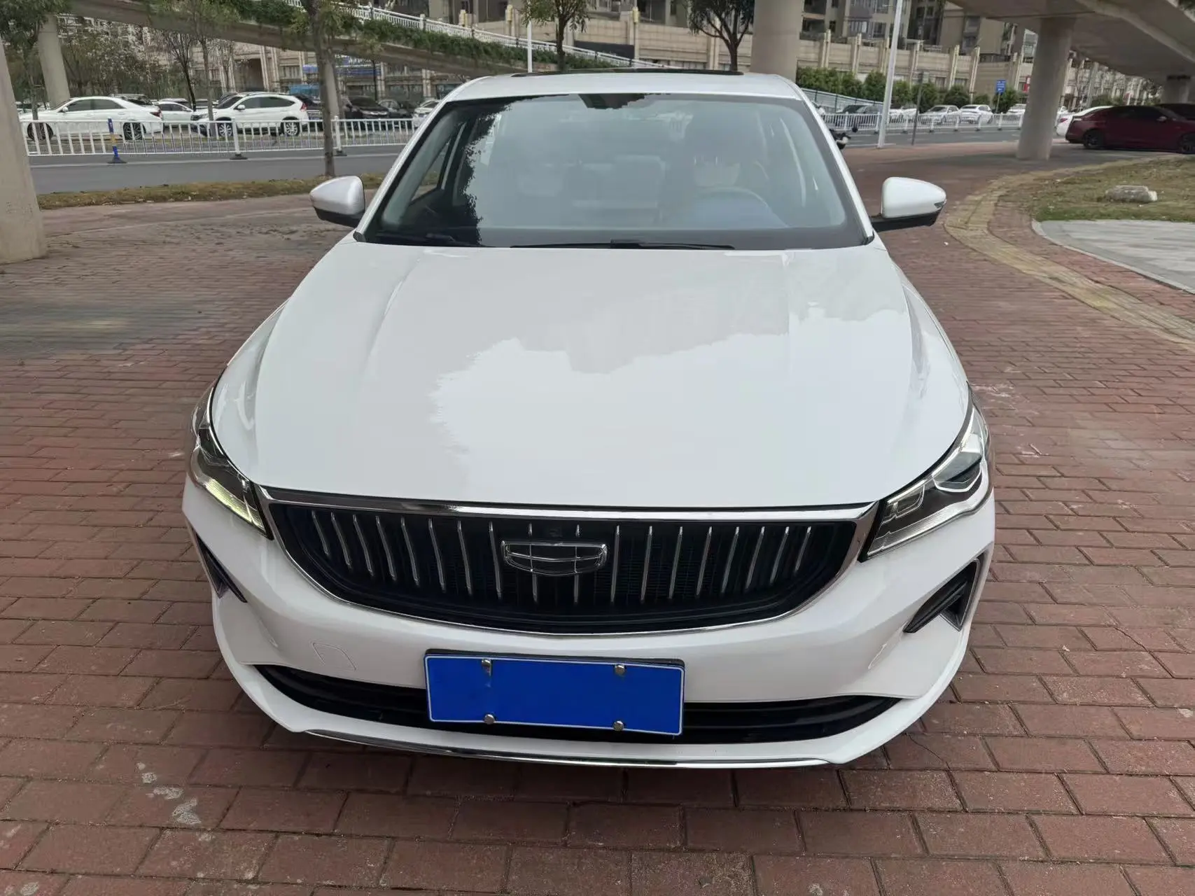 Geely Emgrand  из Китая