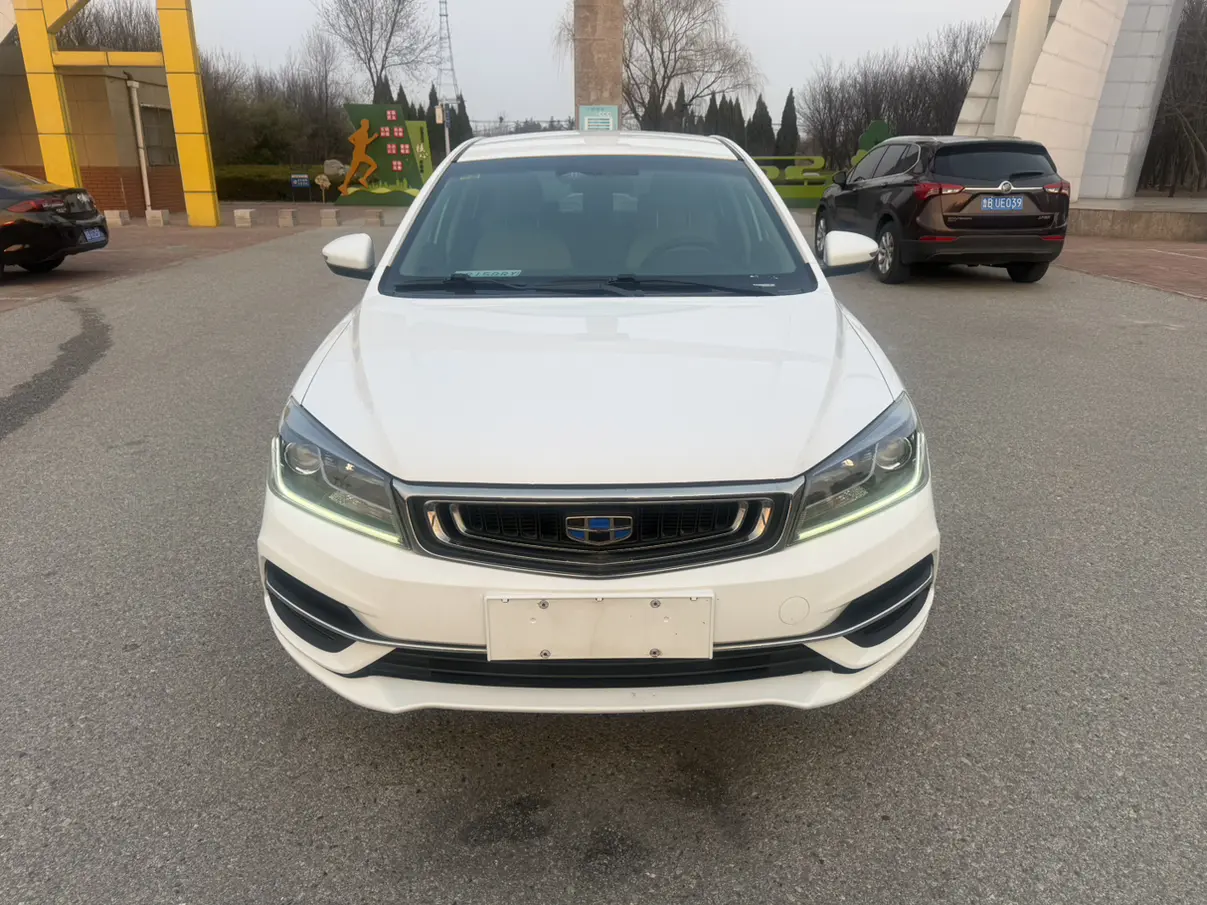 Geely Emgrand  из Китая
