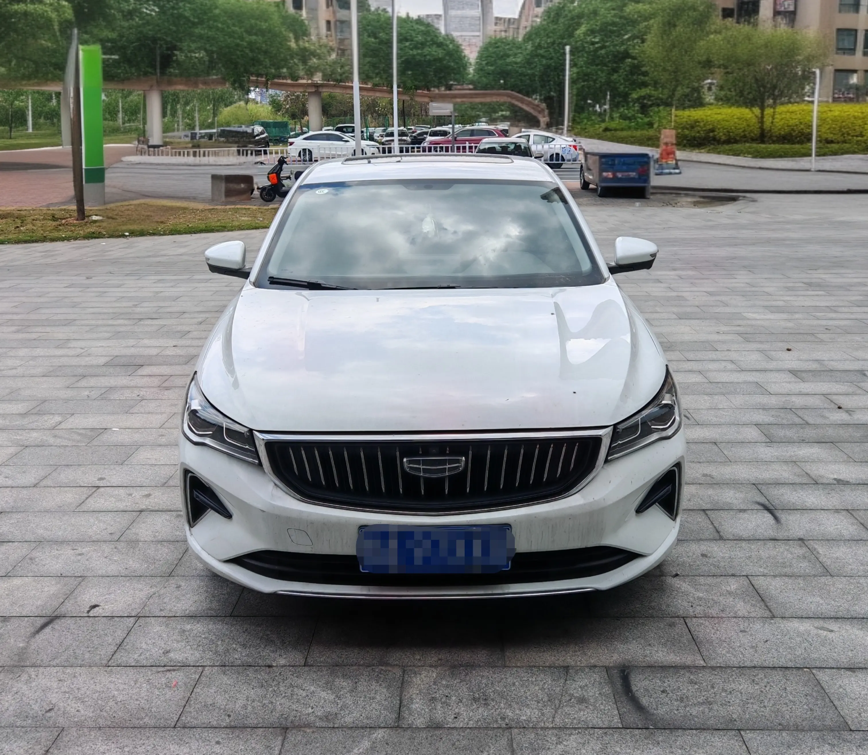 Geely Emgrand  из Китая