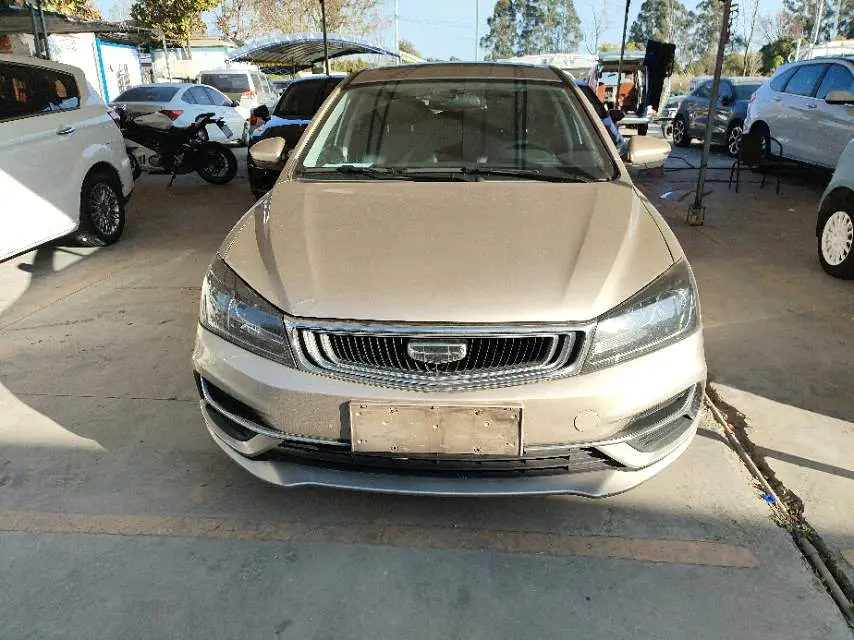 Geely Emgrand  из Китая