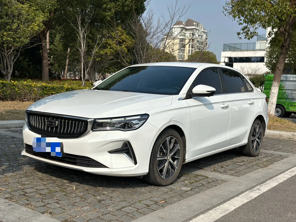 Geely Emgrand  из Китая