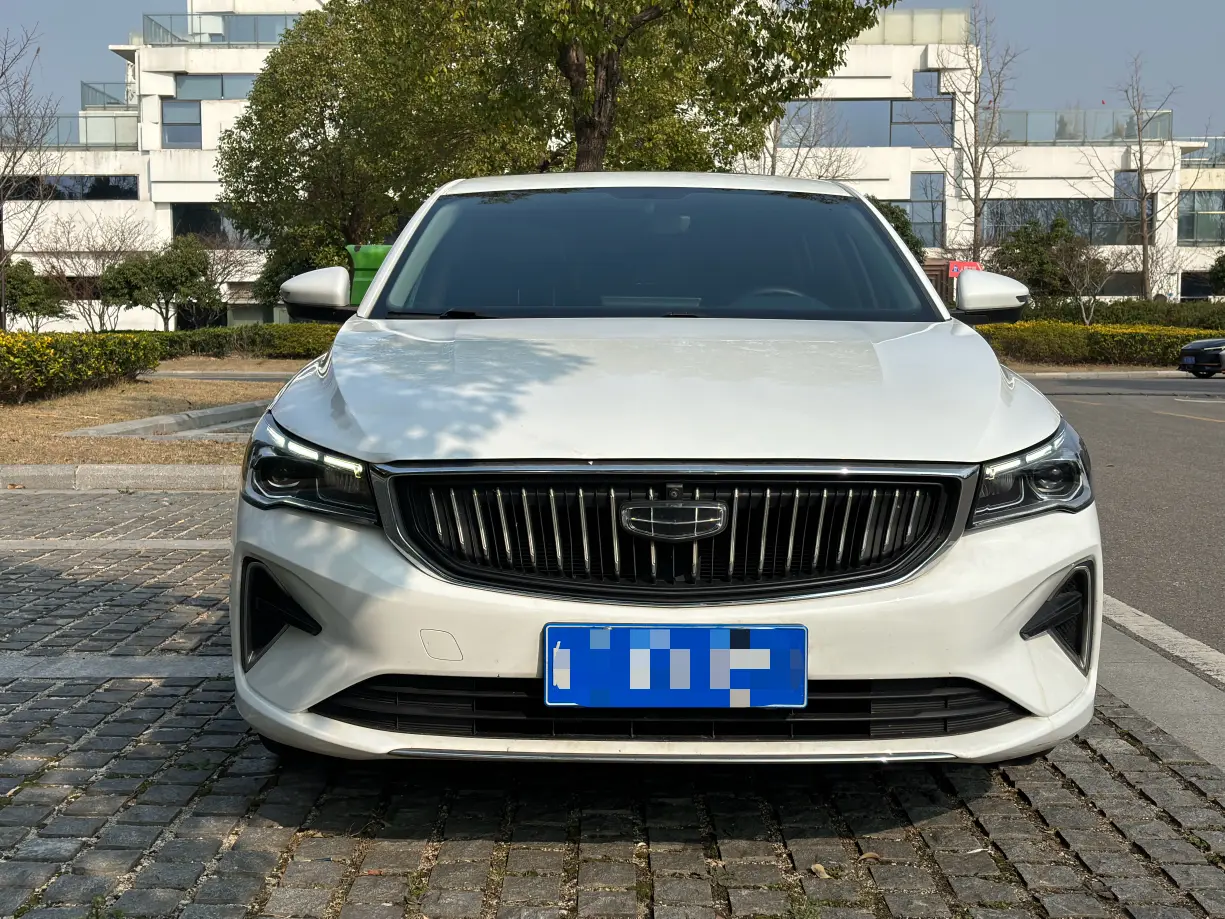 Geely Emgrand  из Китая