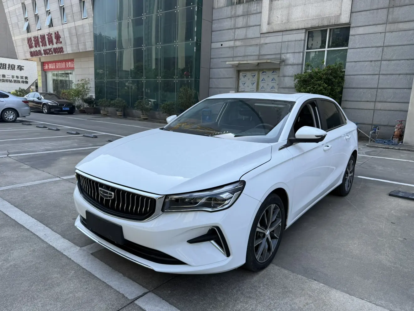 Geely Emgrand  из Китая