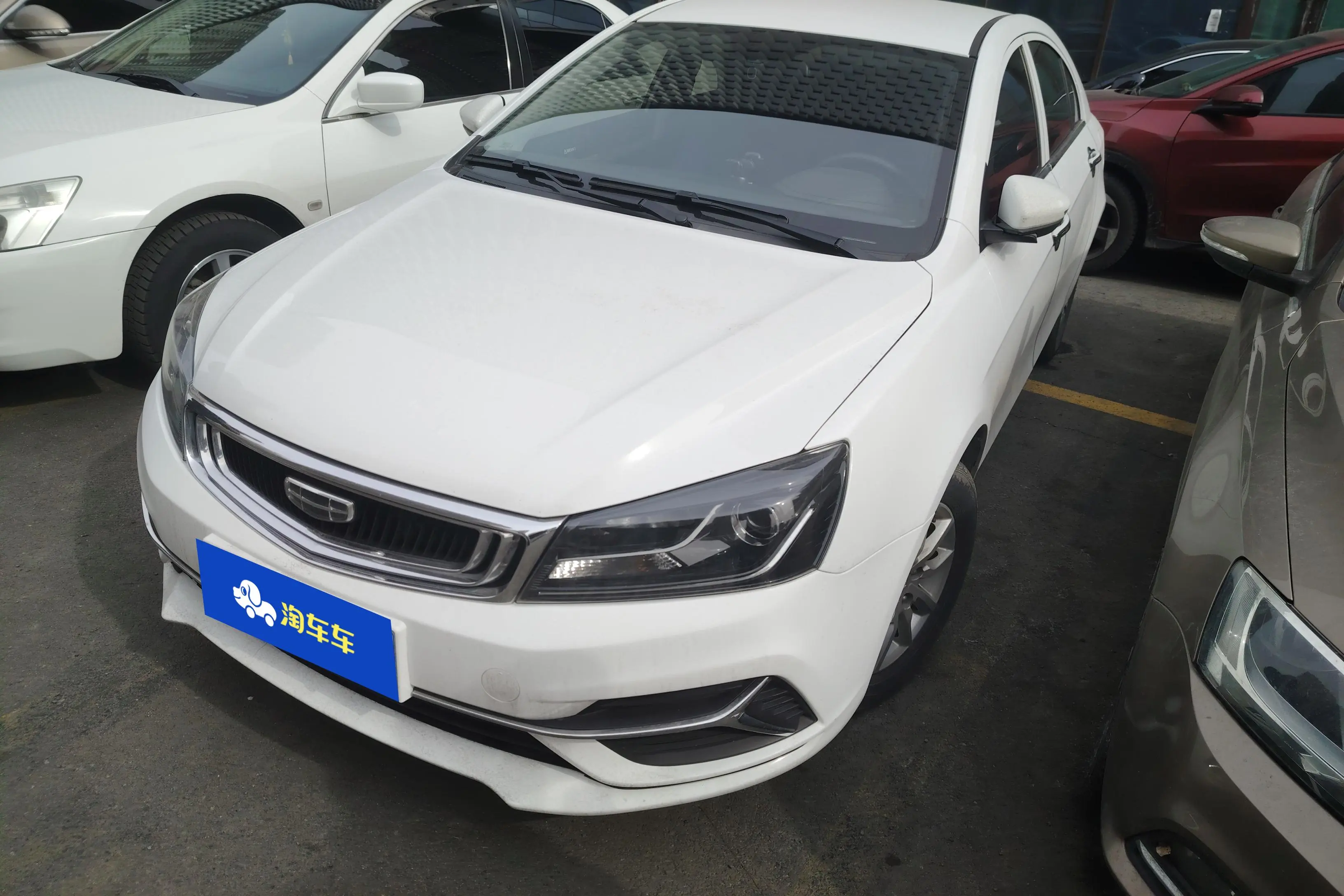 Geely Emgrand  из Китая