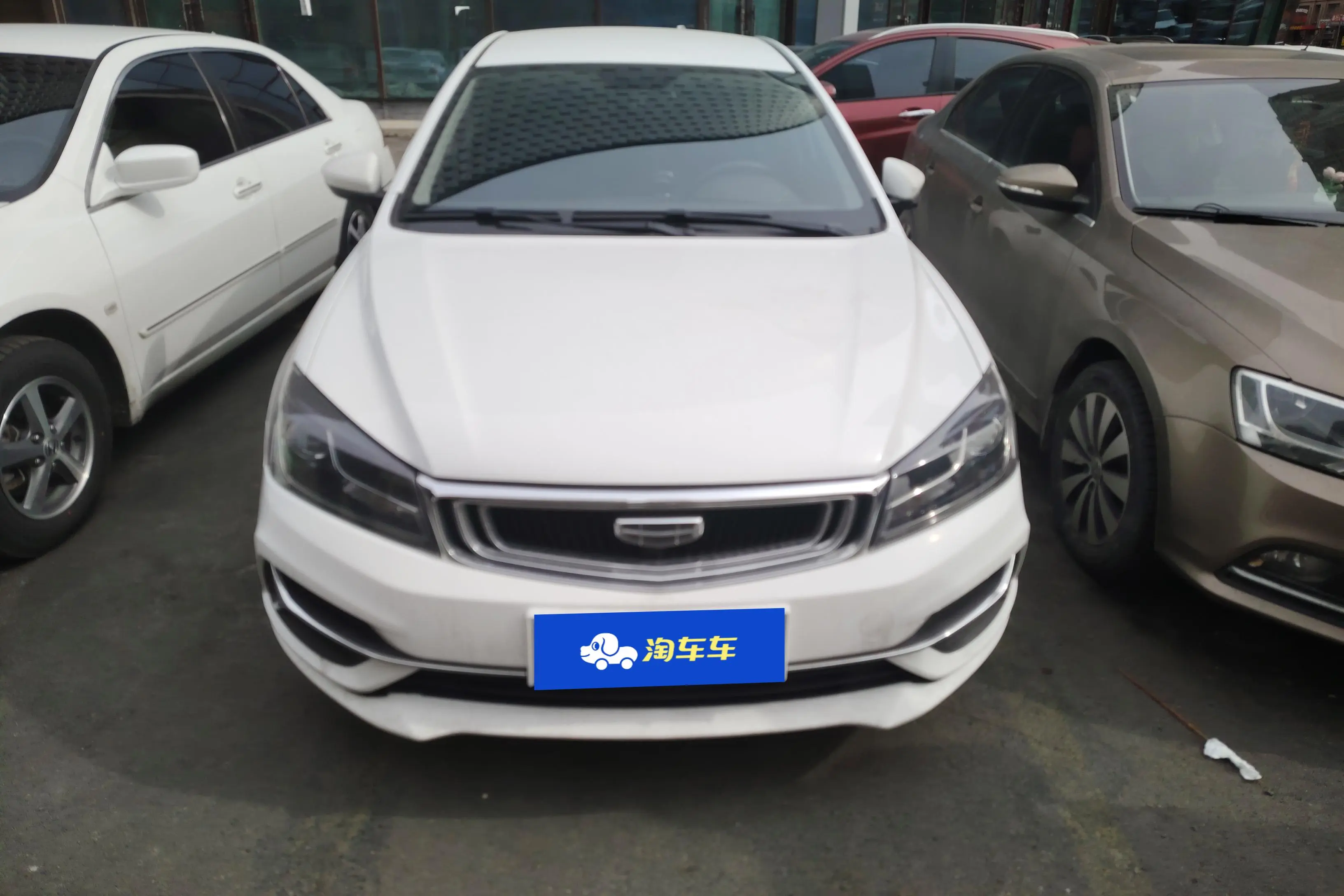 Geely Emgrand  из Китая