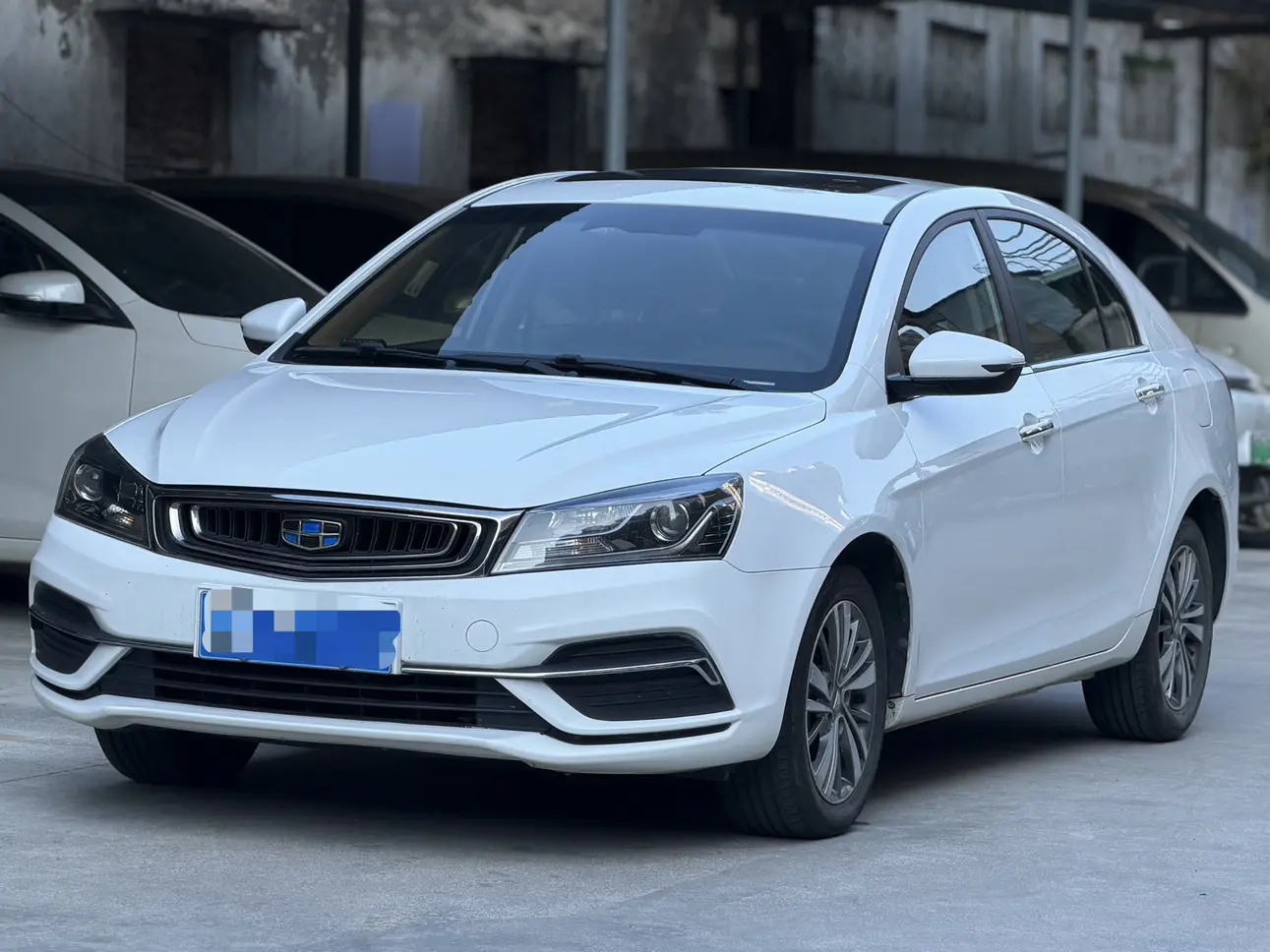 Geely Emgrand  из Китая