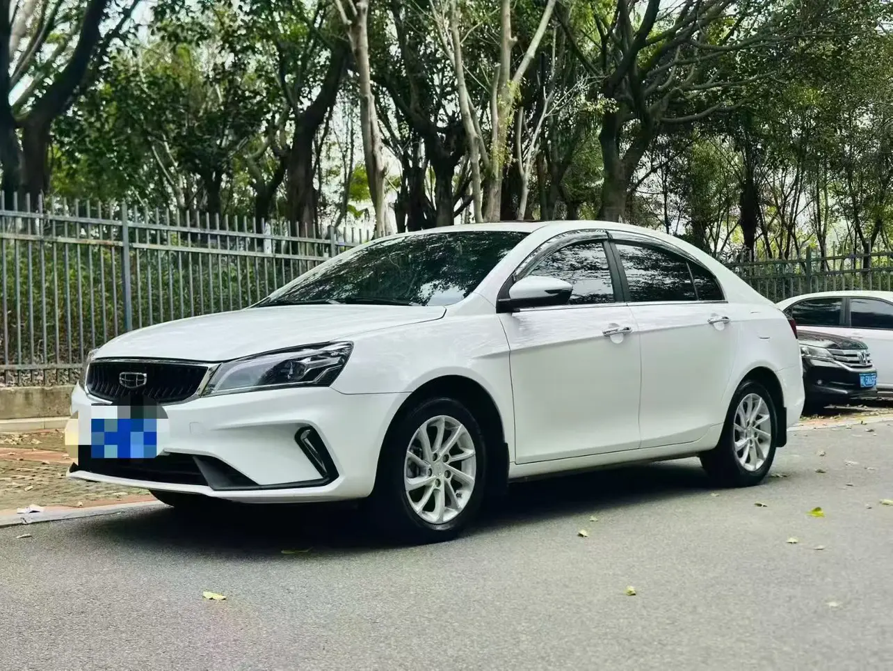 Geely Emgrand  из Китая