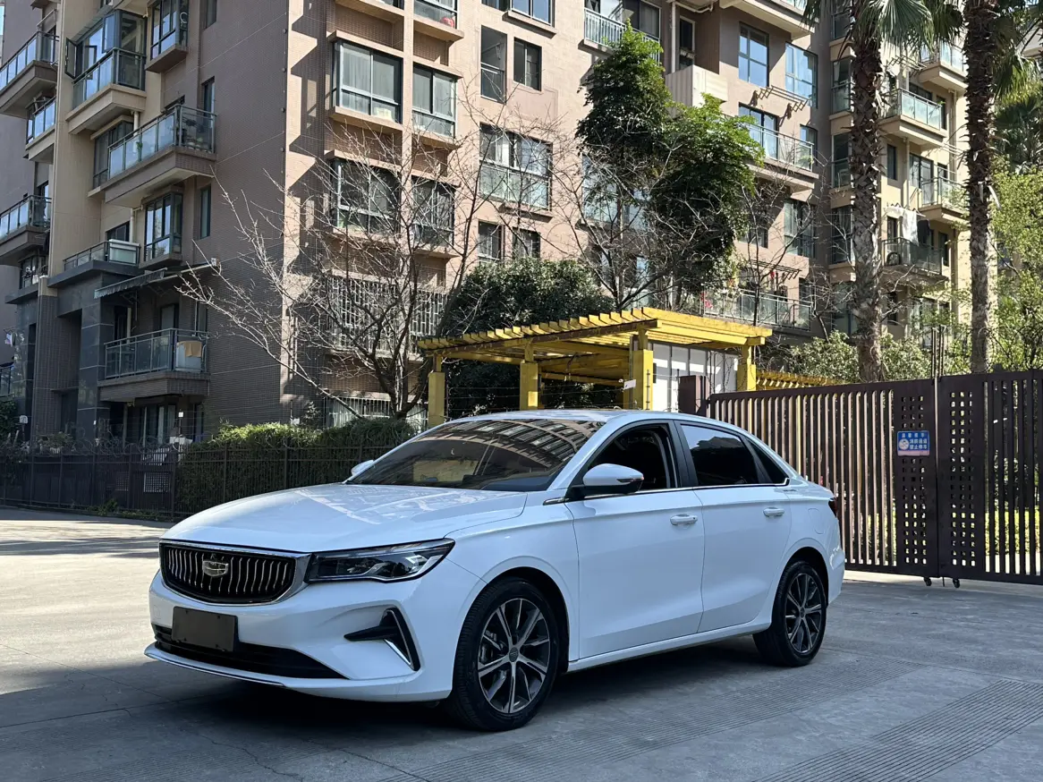 Geely Emgrand  из Китая