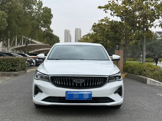 Geely Emgrand  из Китая