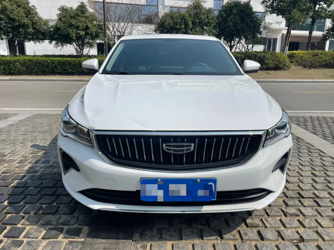 Geely Emgrand  из Китая