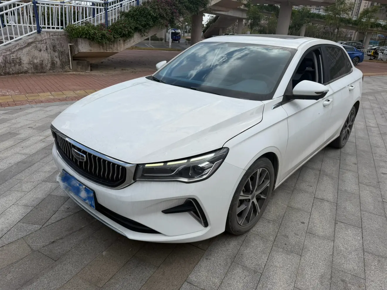 Geely Emgrand  из Китая