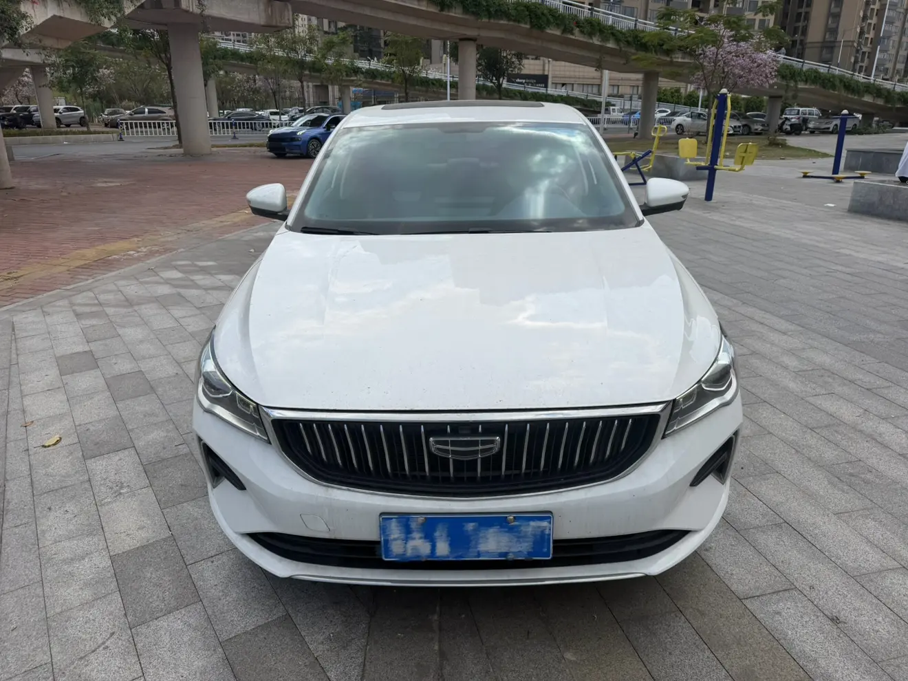 Geely Emgrand  из Китая