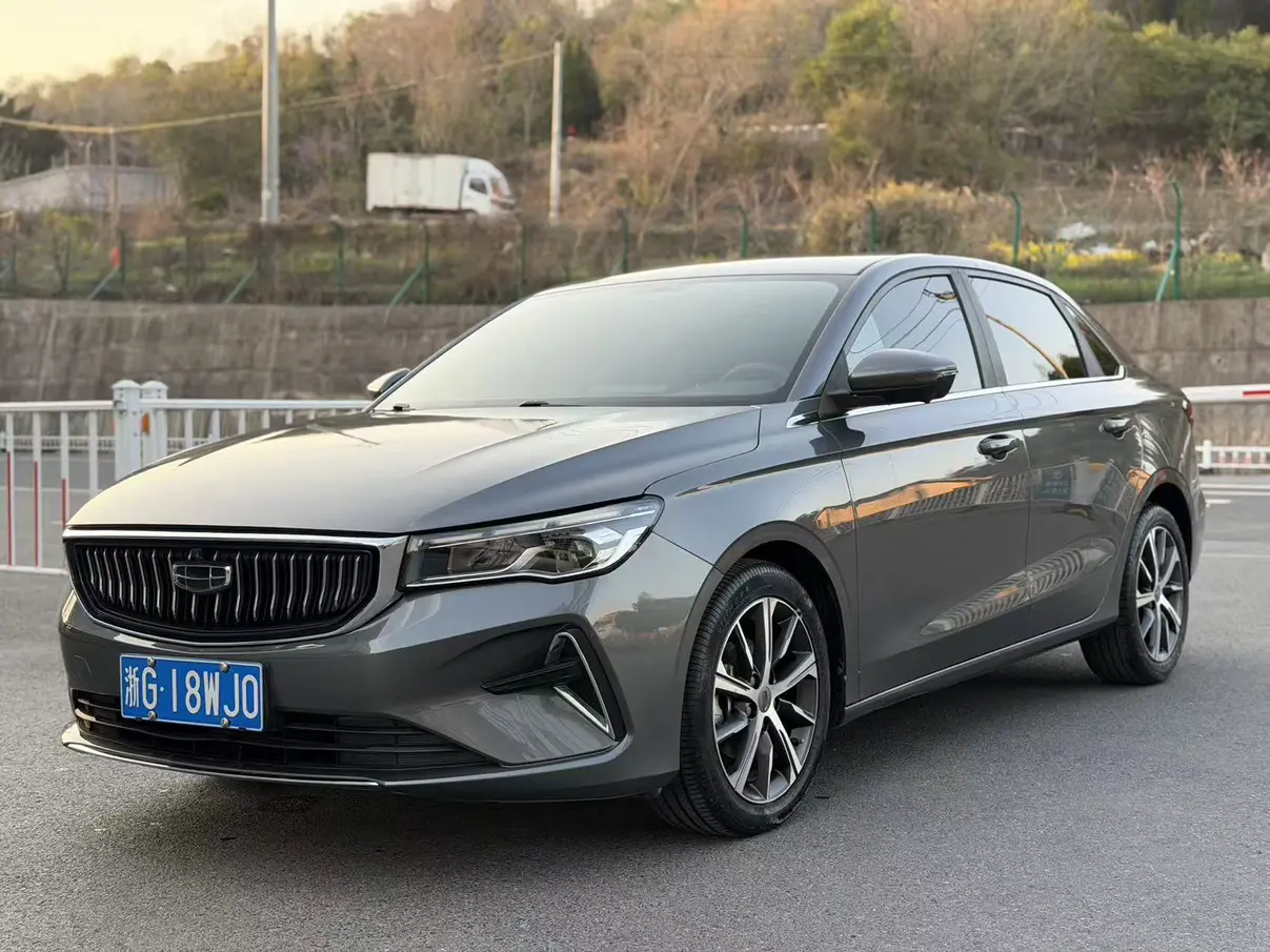 Geely Emgrand  из Китая